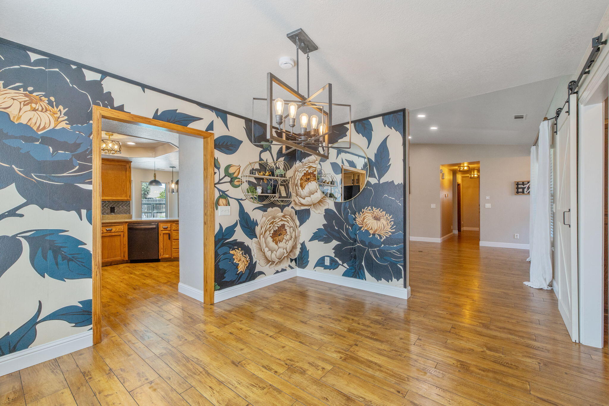 3118 W Dorothea Ave, Visalia, CA 93277