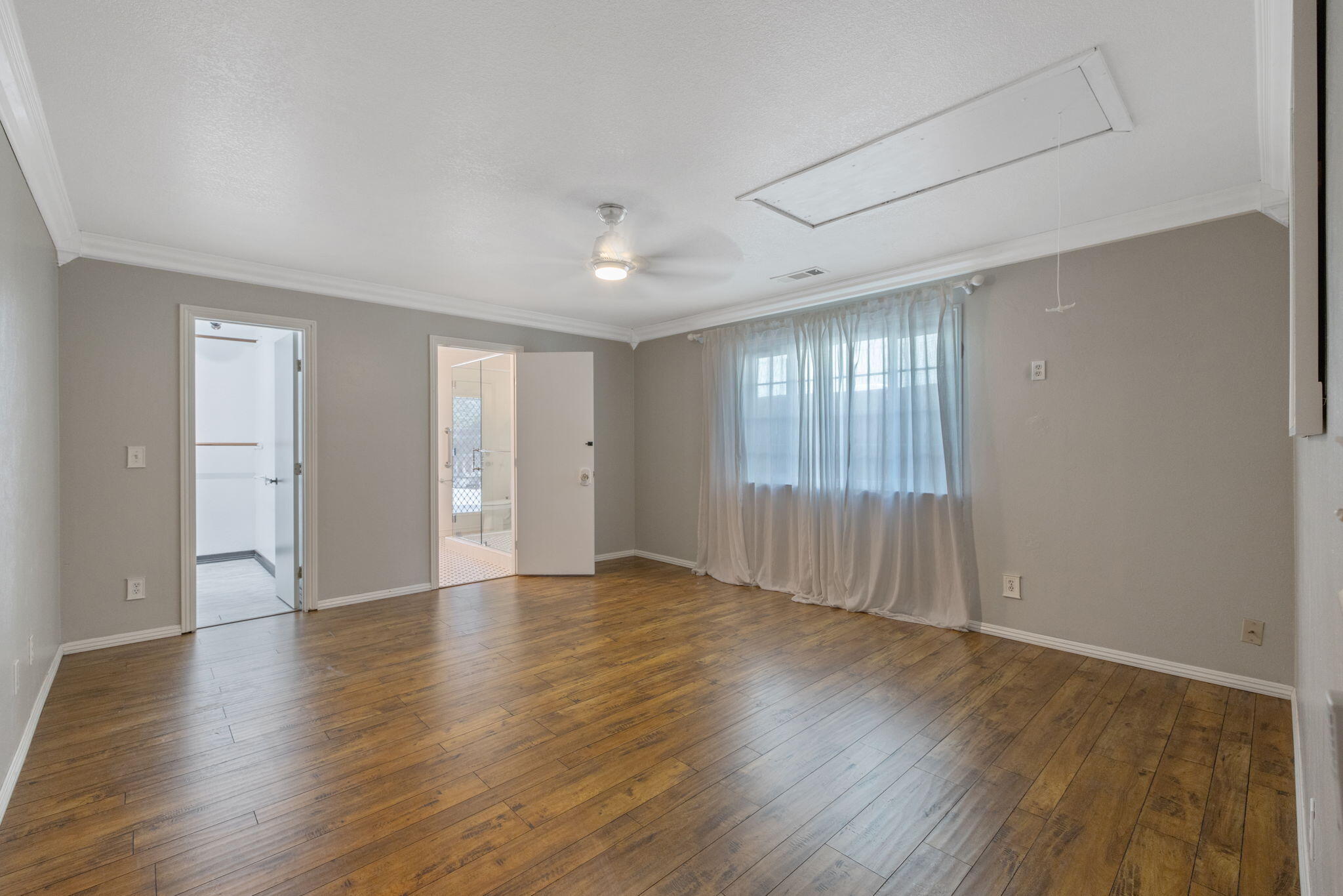 3118 W Dorothea Ave, Visalia, CA 93277