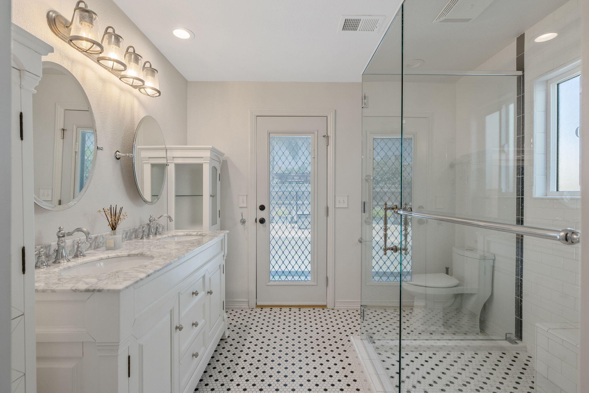 3118 W Dorothea Ave, Visalia, CA 93277