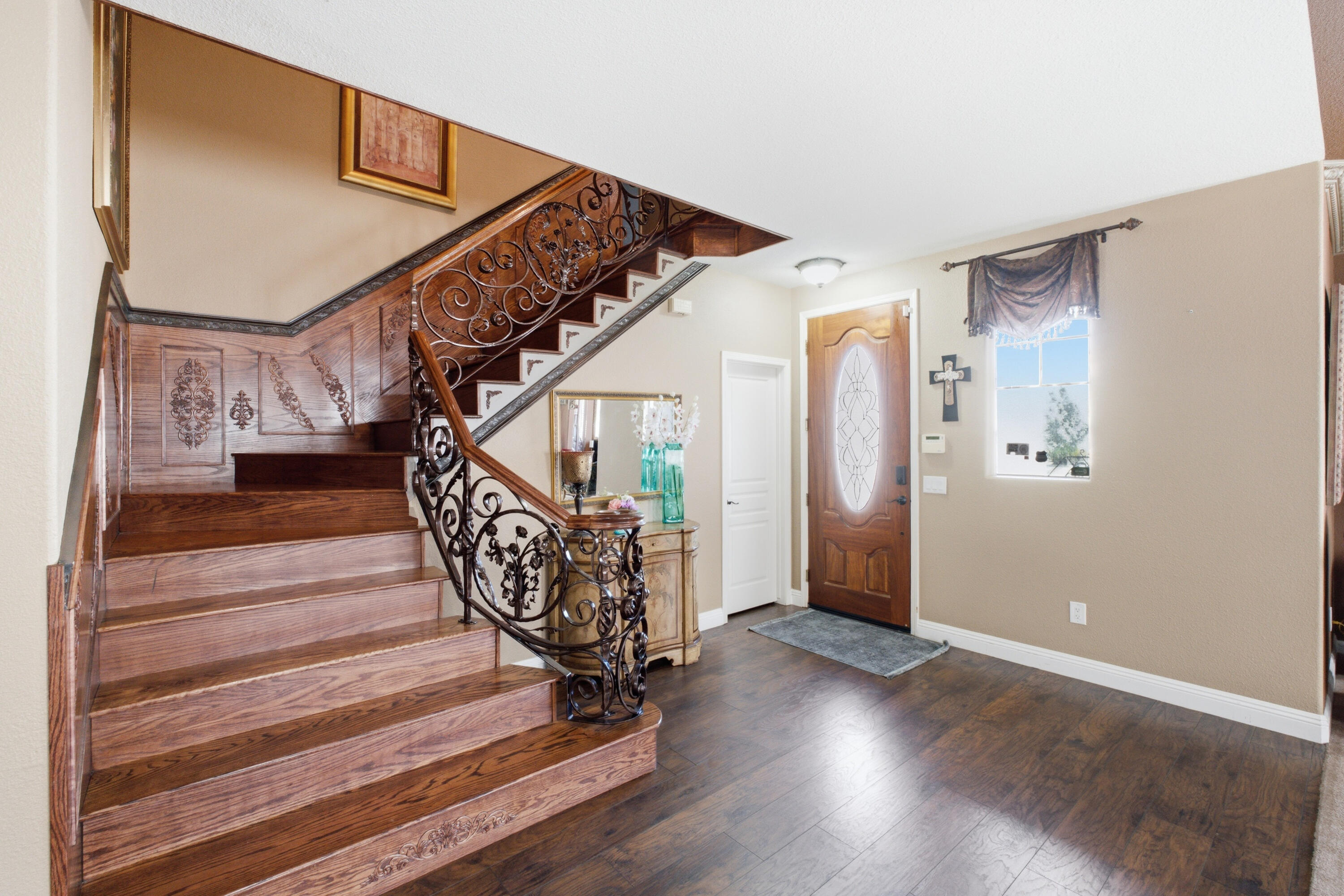 5733 W Babcock Ave, Visalia, CA 93291