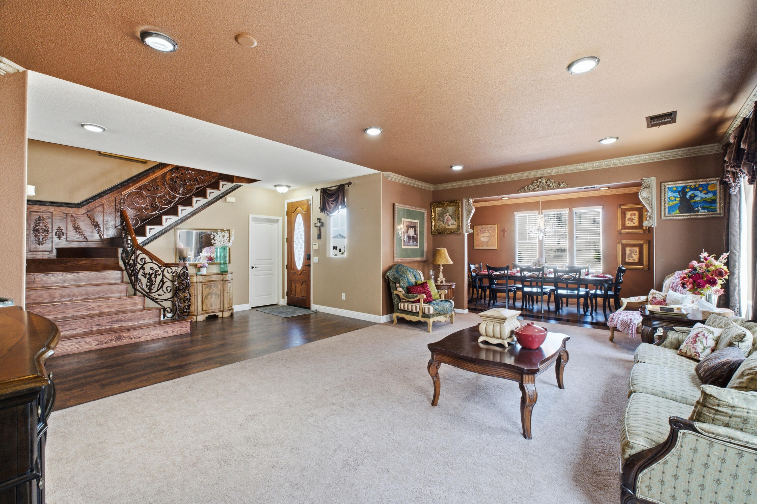 5733 W Babcock Ave, Visalia, CA 93291