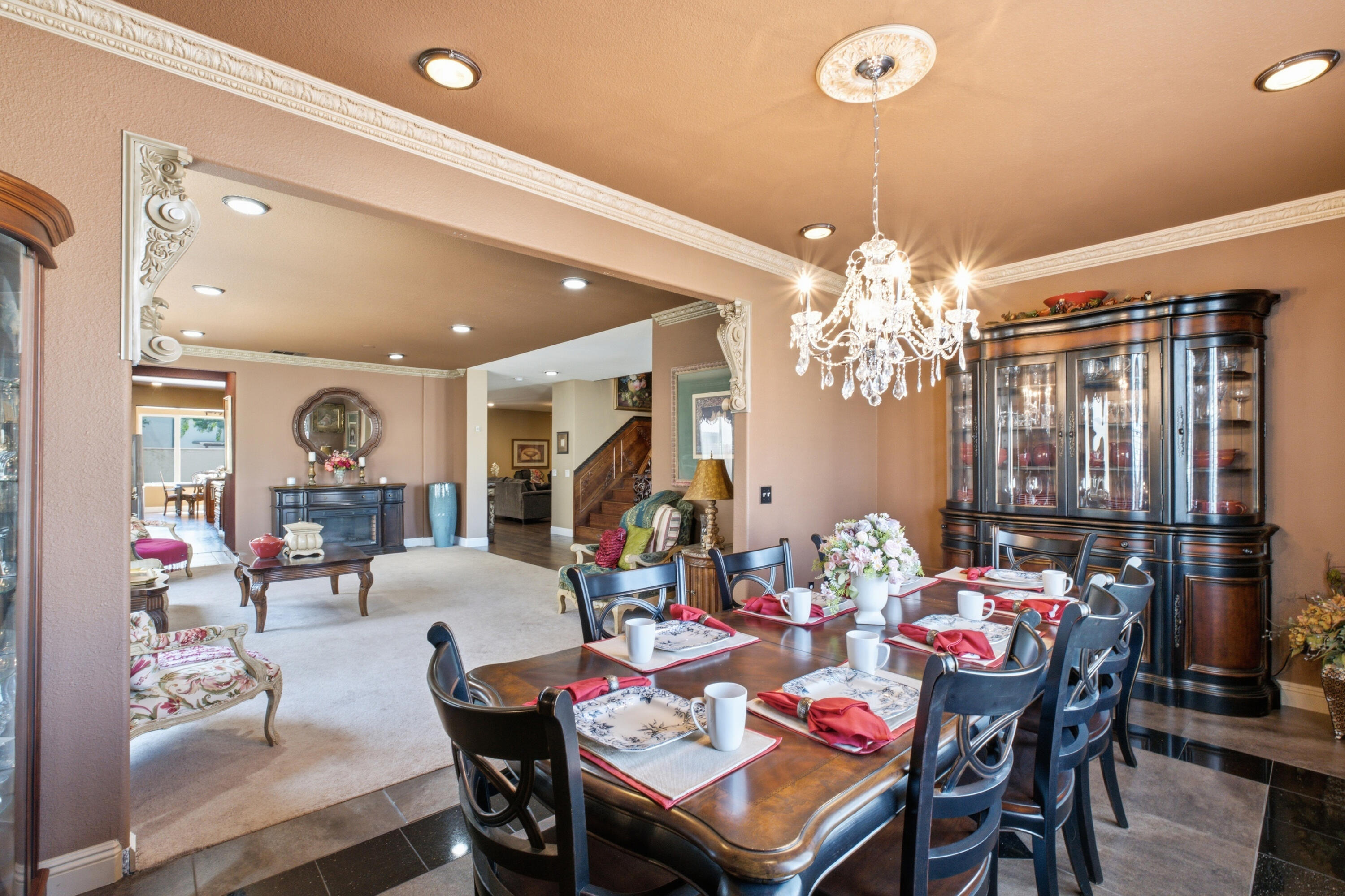 5733 W Babcock Ave, Visalia, CA 93291