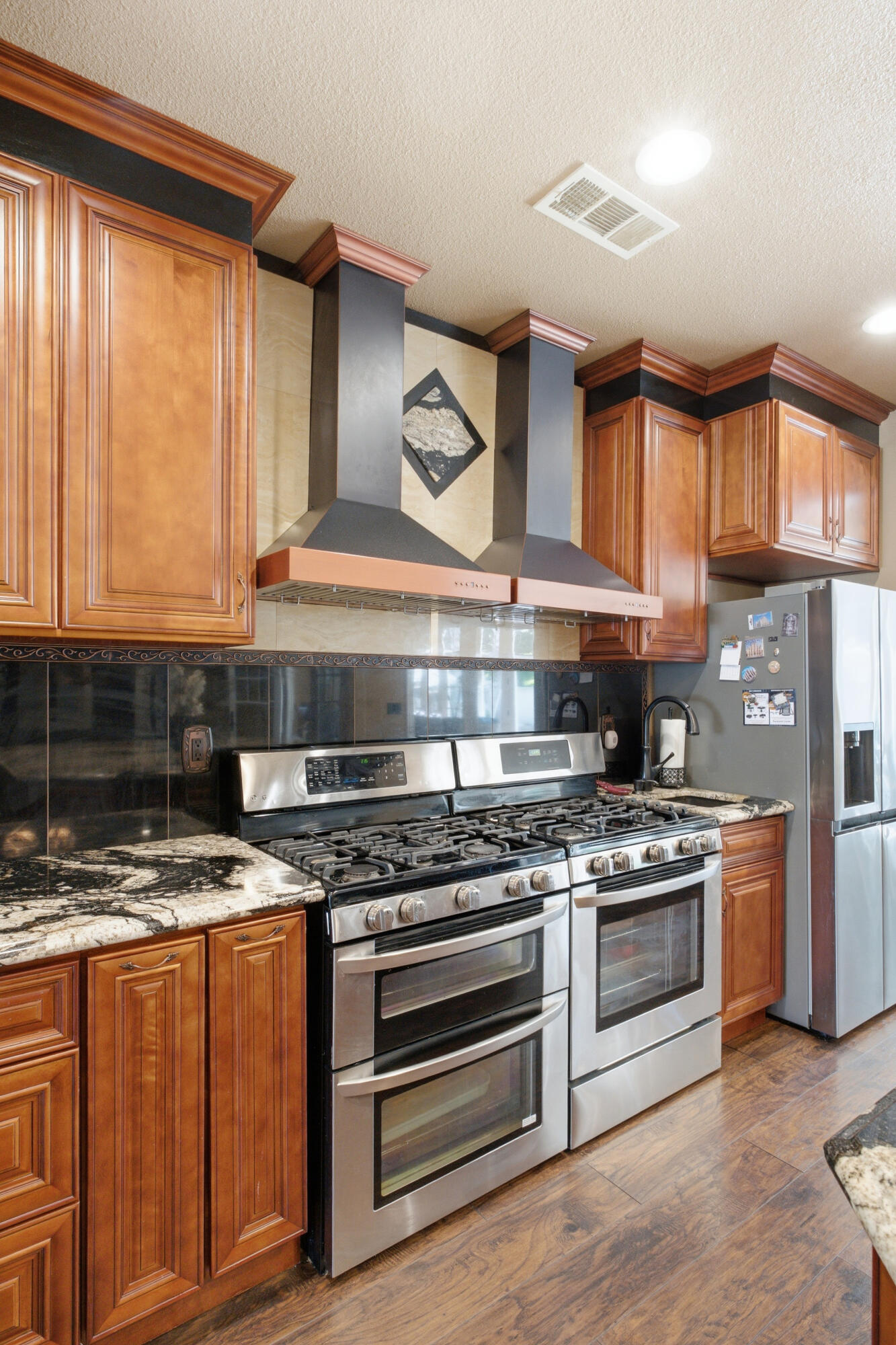 5733 W Babcock Ave, Visalia, CA 93291