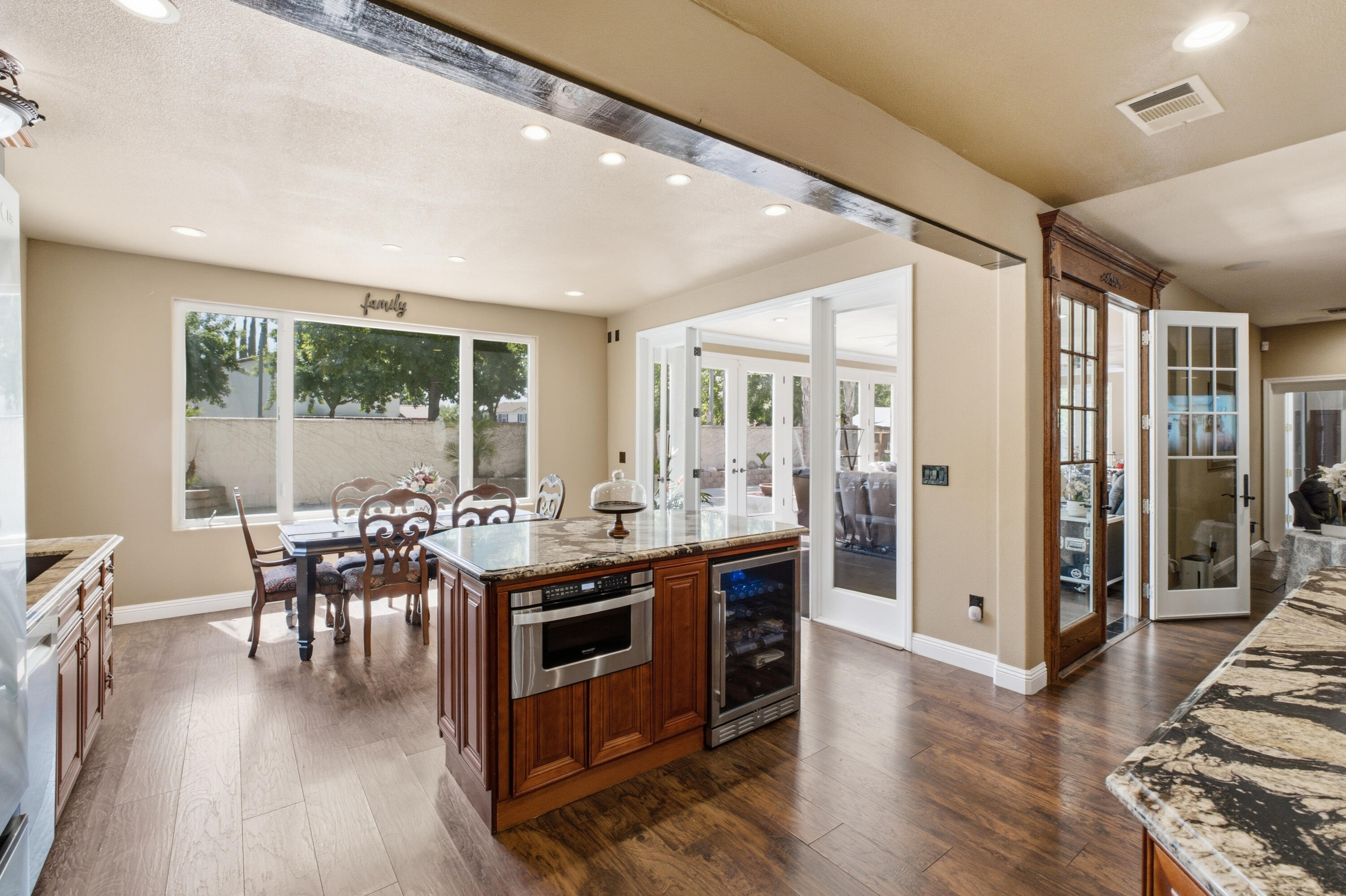 5733 W Babcock Ave, Visalia, CA 93291