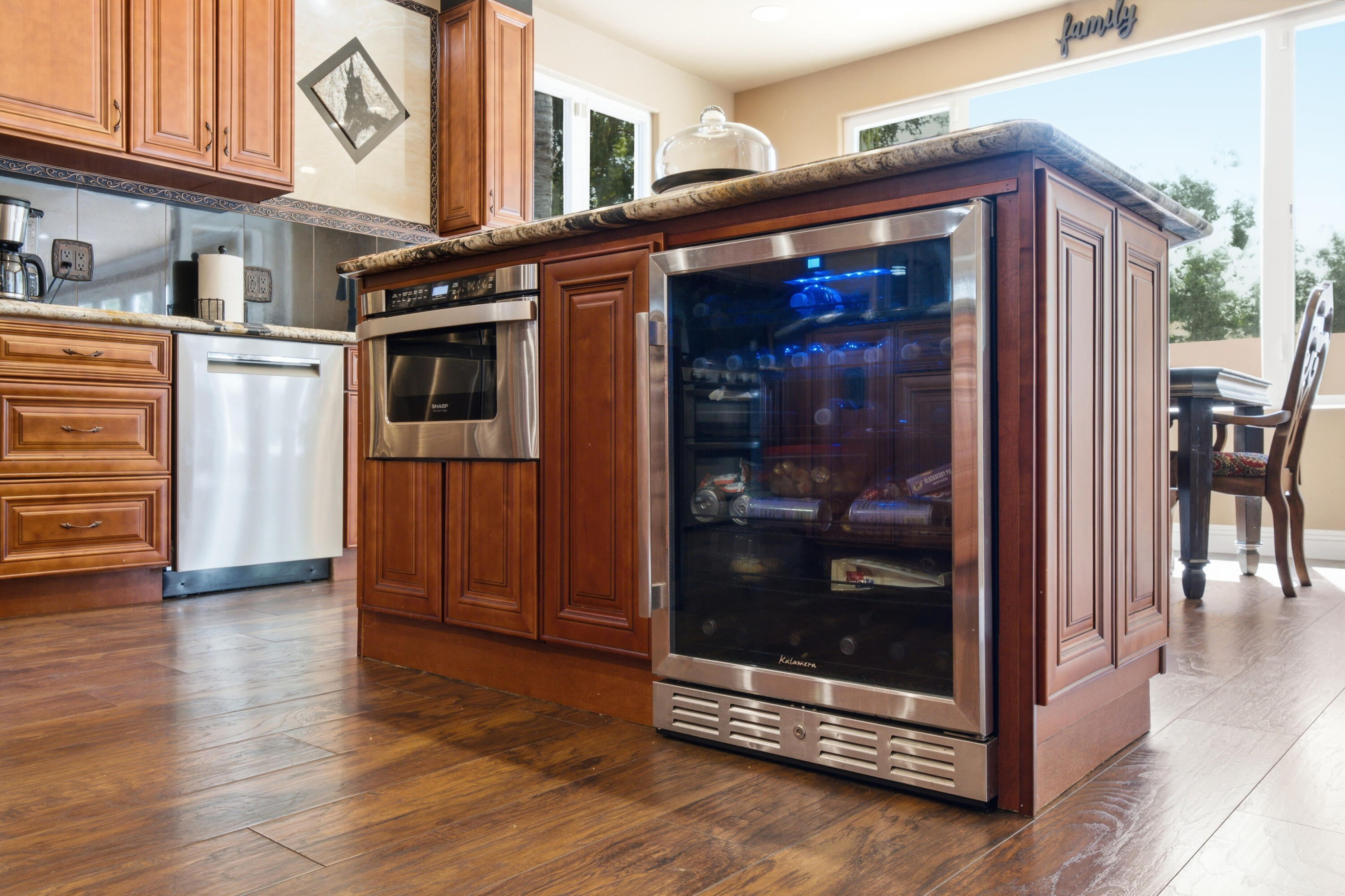 5733 W Babcock Ave, Visalia, CA 93291
