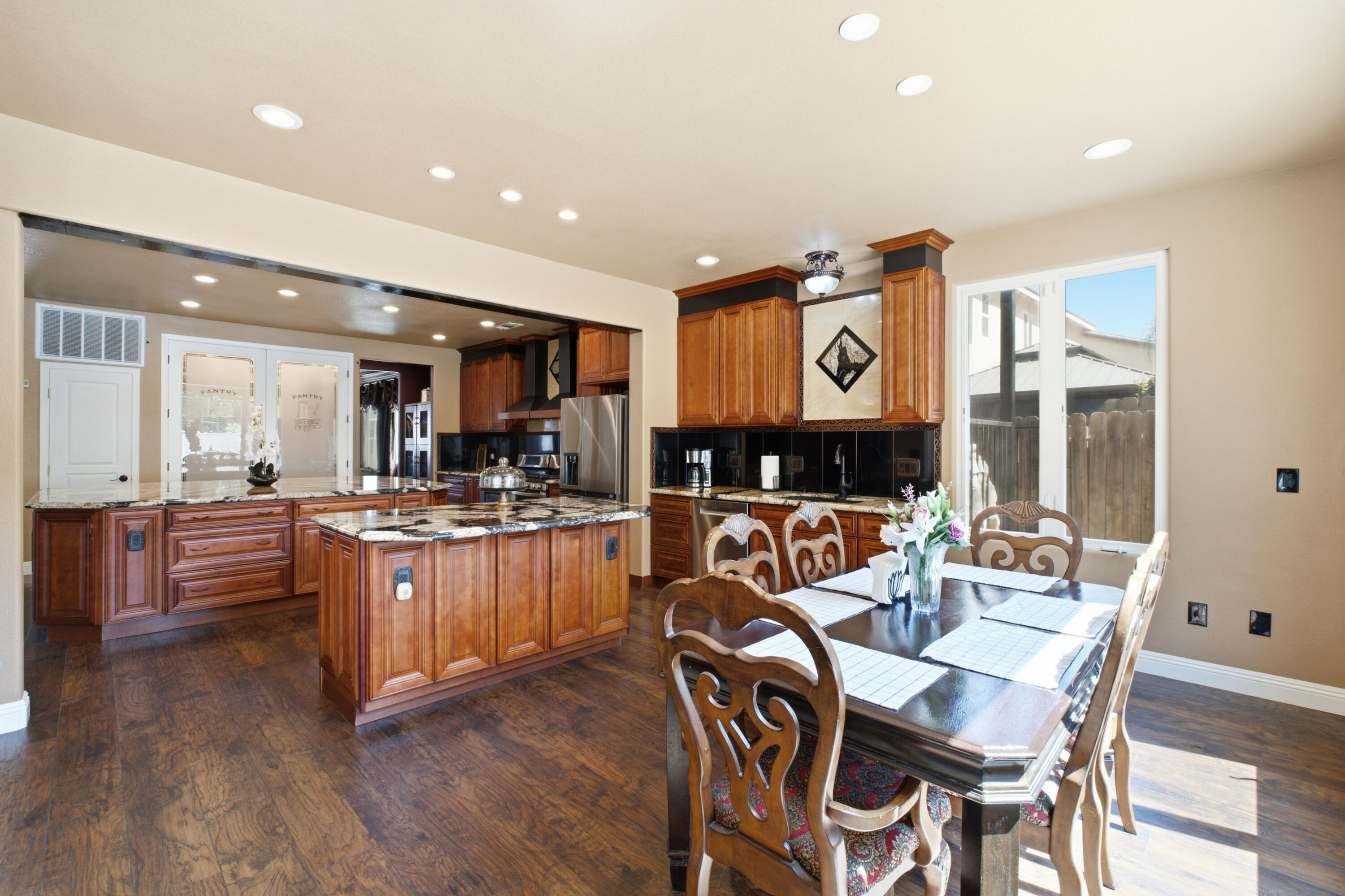 5733 W Babcock Ave, Visalia, CA 93291