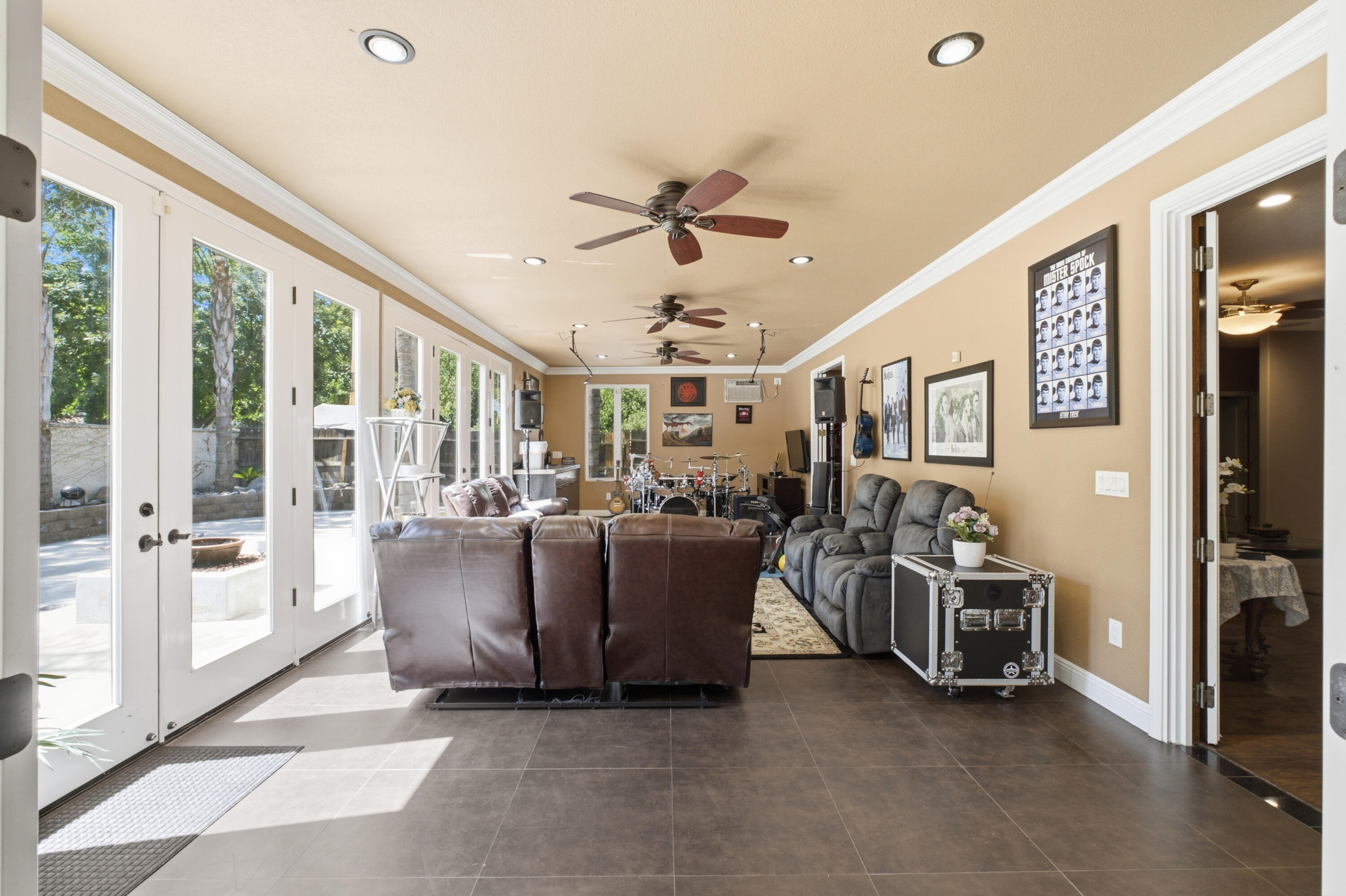 5733 W Babcock Ave, Visalia, CA 93291