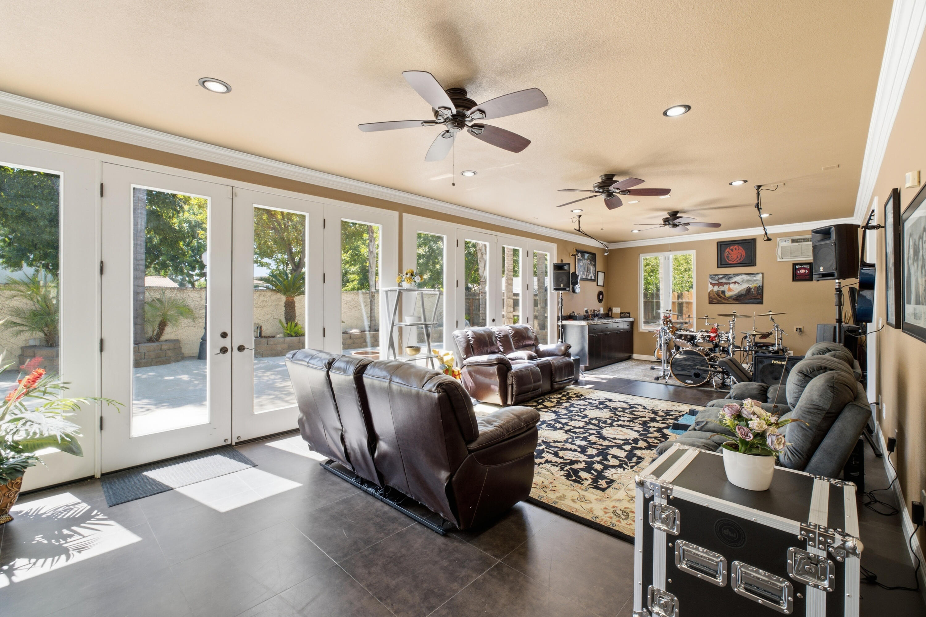 5733 W Babcock Ave, Visalia, CA 93291