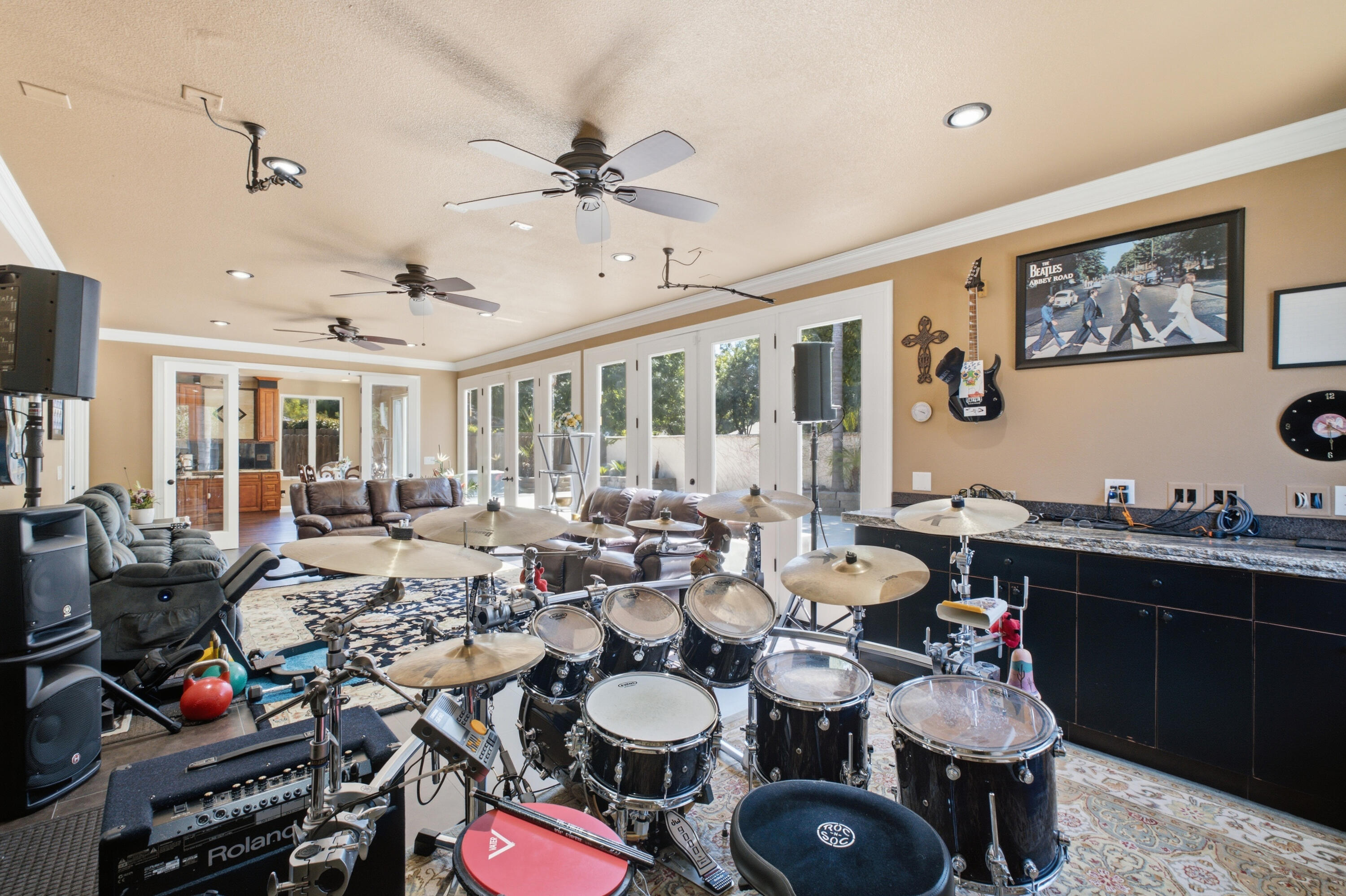 5733 W Babcock Ave, Visalia, CA 93291