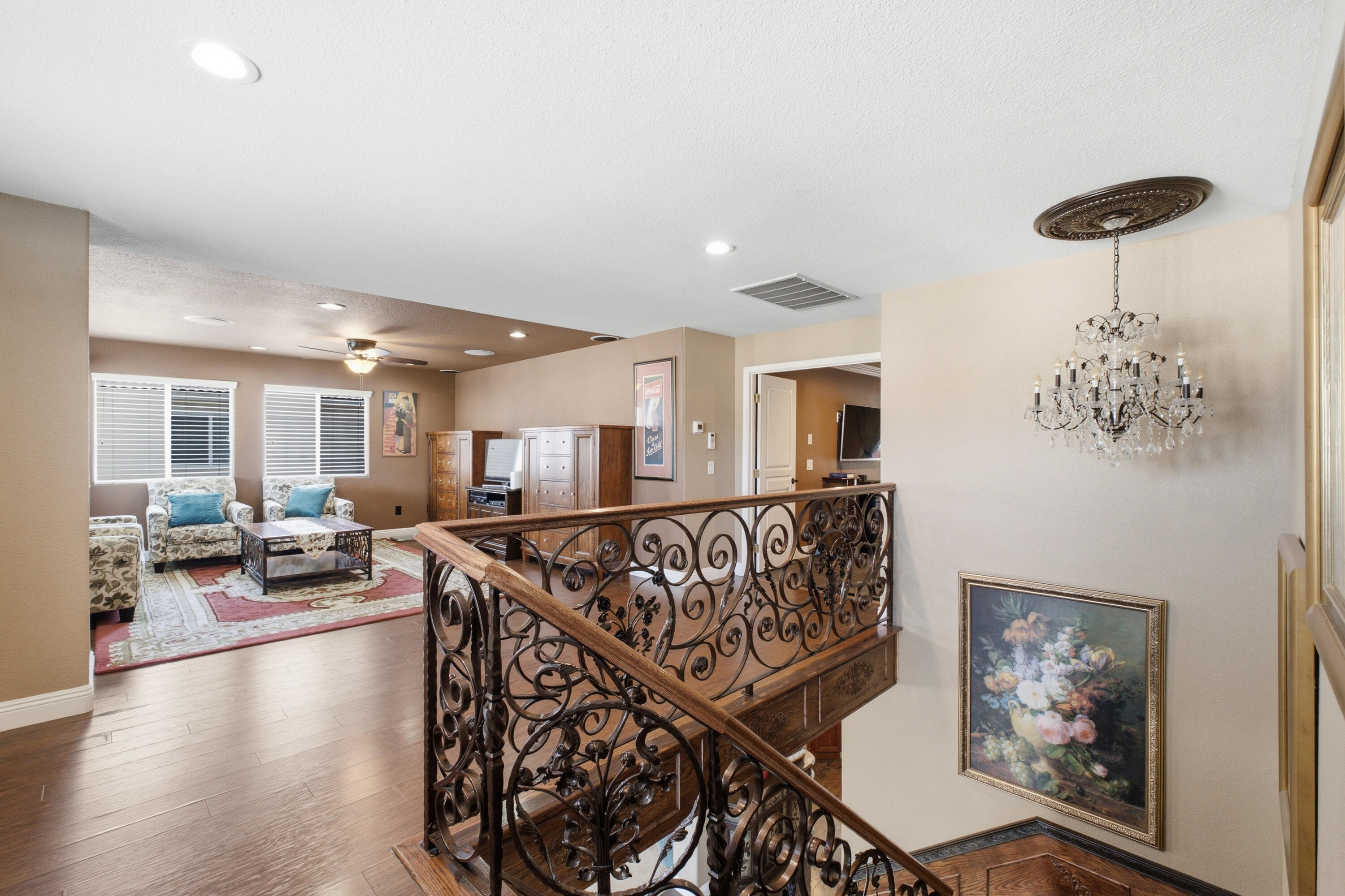5733 W Babcock Ave, Visalia, CA 93291