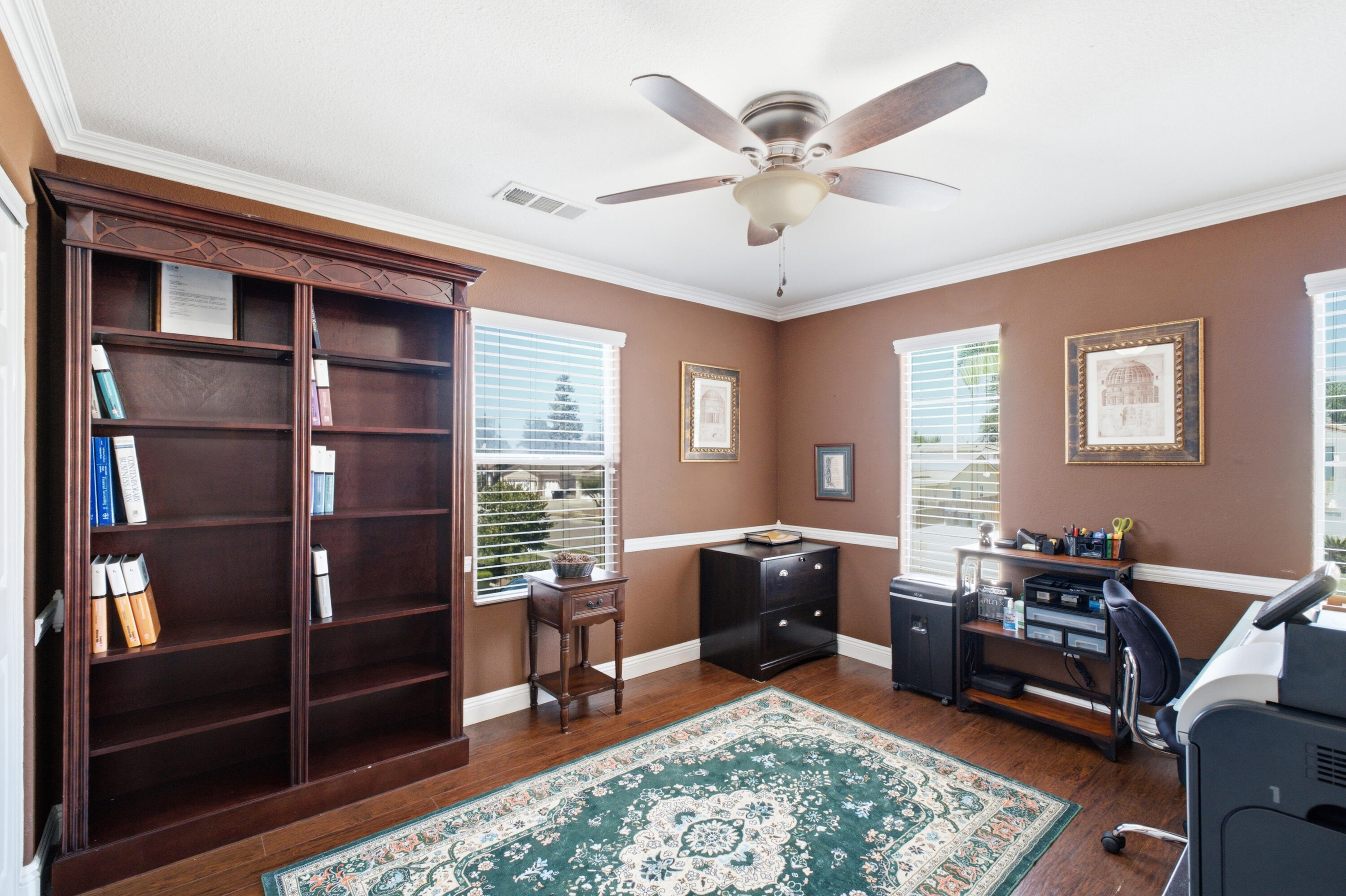5733 W Babcock Ave, Visalia, CA 93291