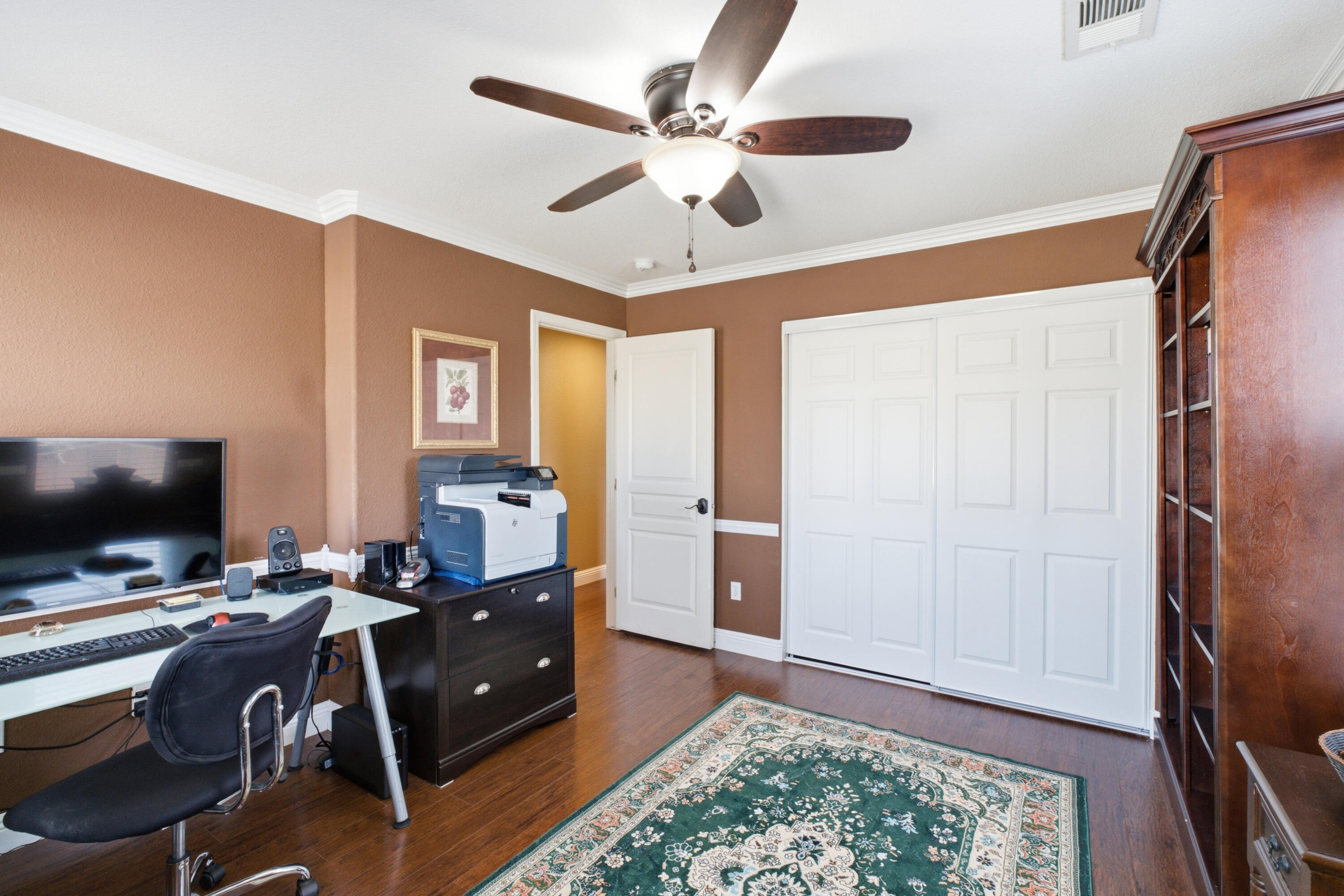 5733 W Babcock Ave, Visalia, CA 93291