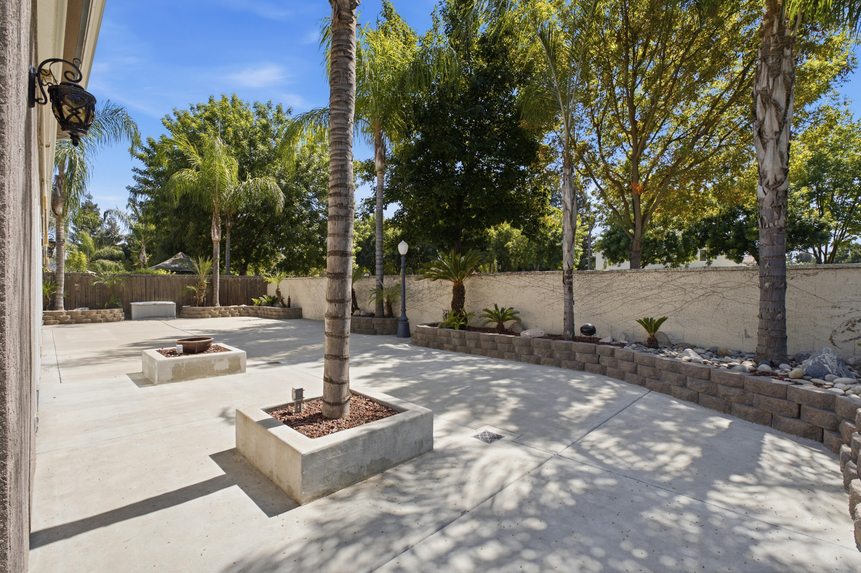 5733 W Babcock Ave, Visalia, CA 93291