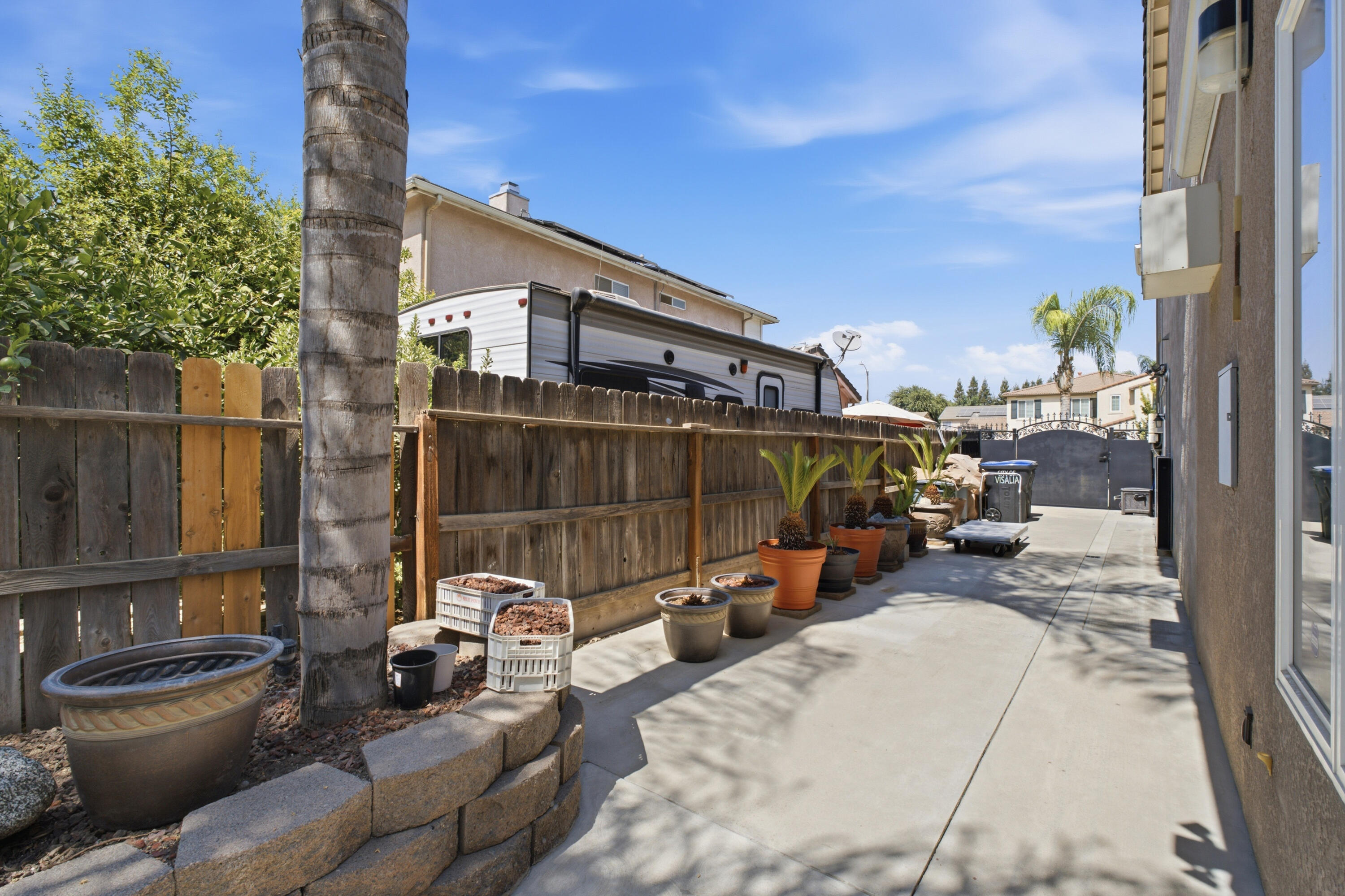 5733 W Babcock Ave, Visalia, CA 93291
