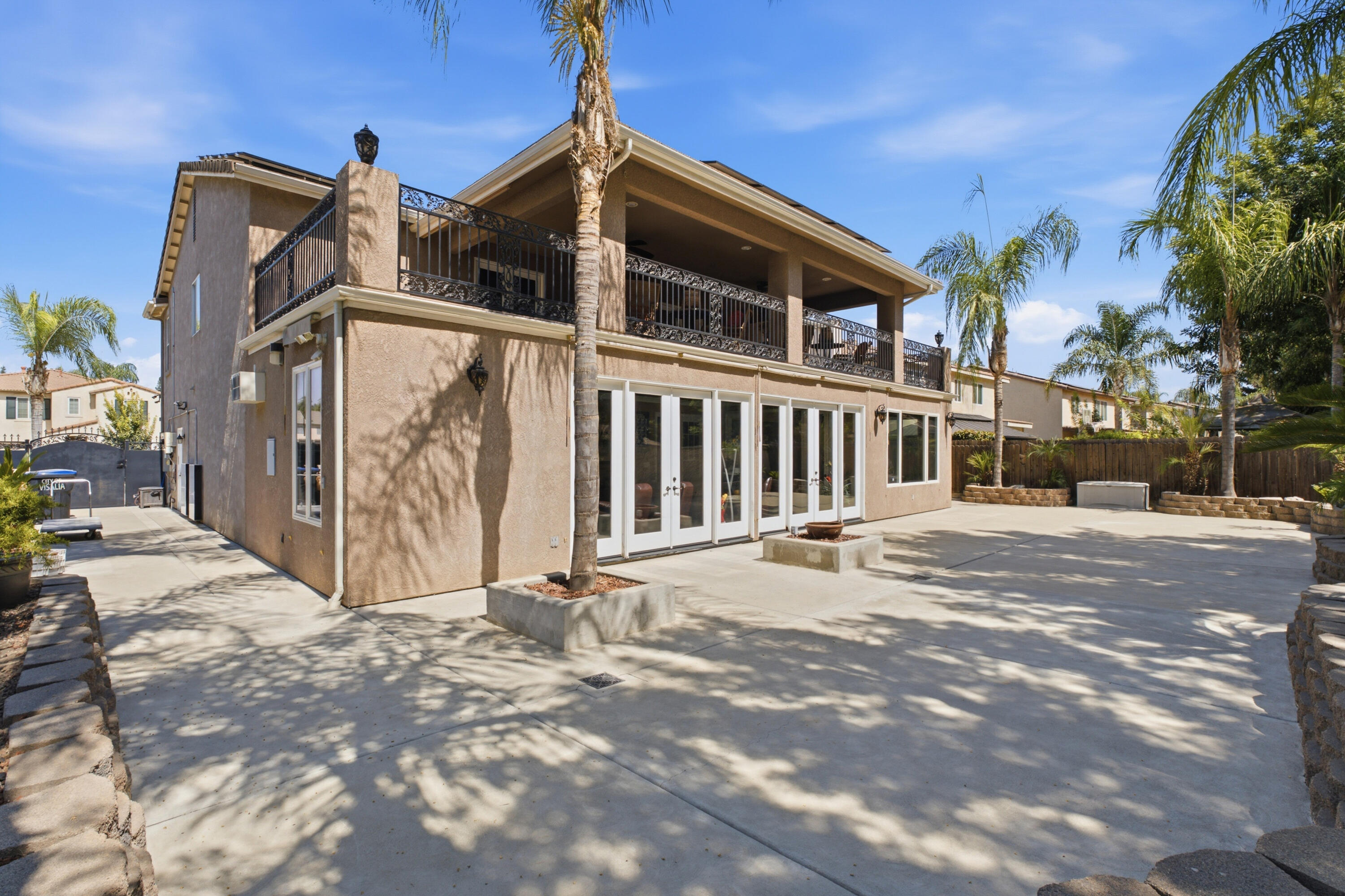 5733 W Babcock Ave, Visalia, CA 93291