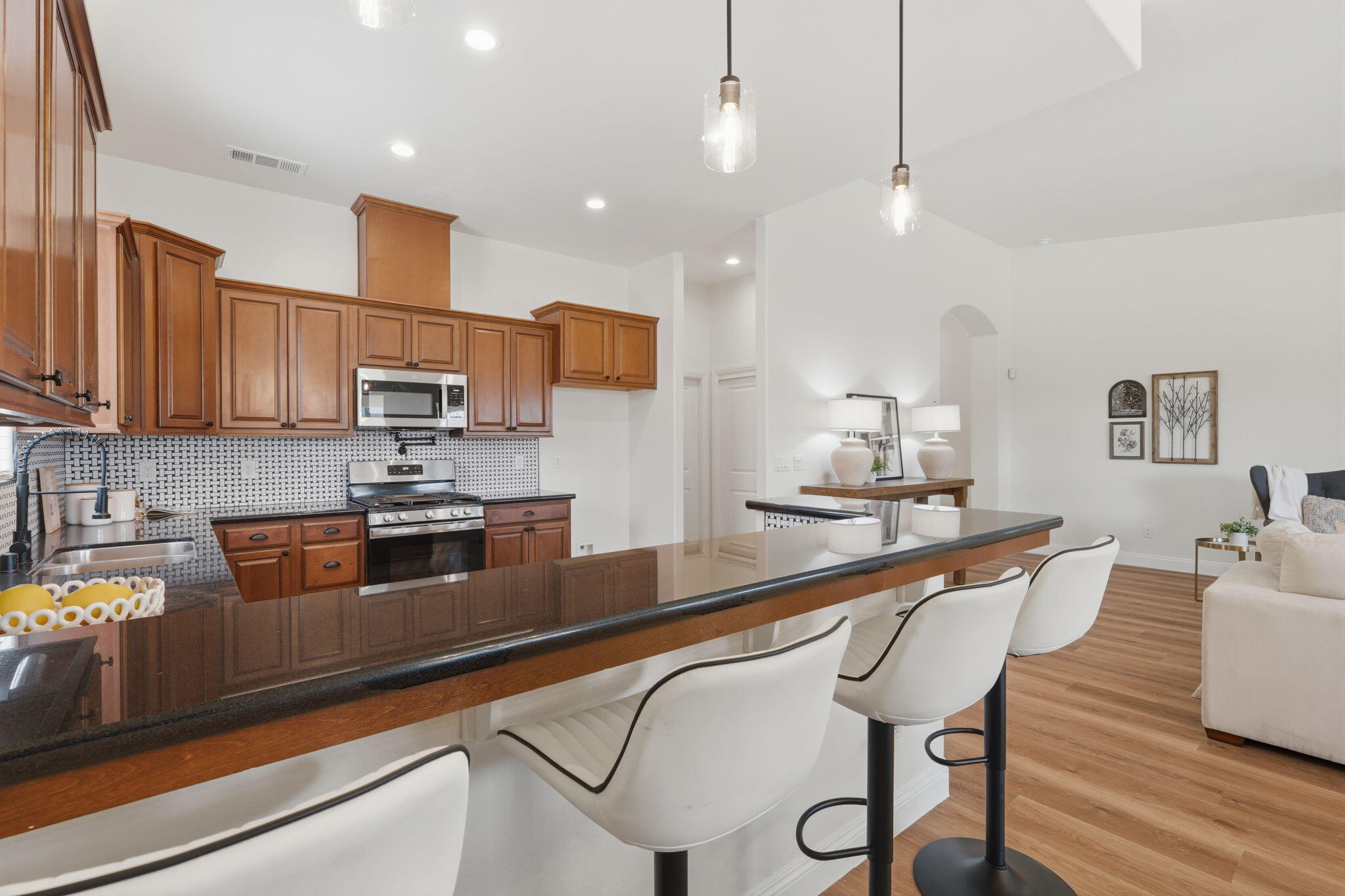 2697 Doral Ct, Tulare, CA 93274