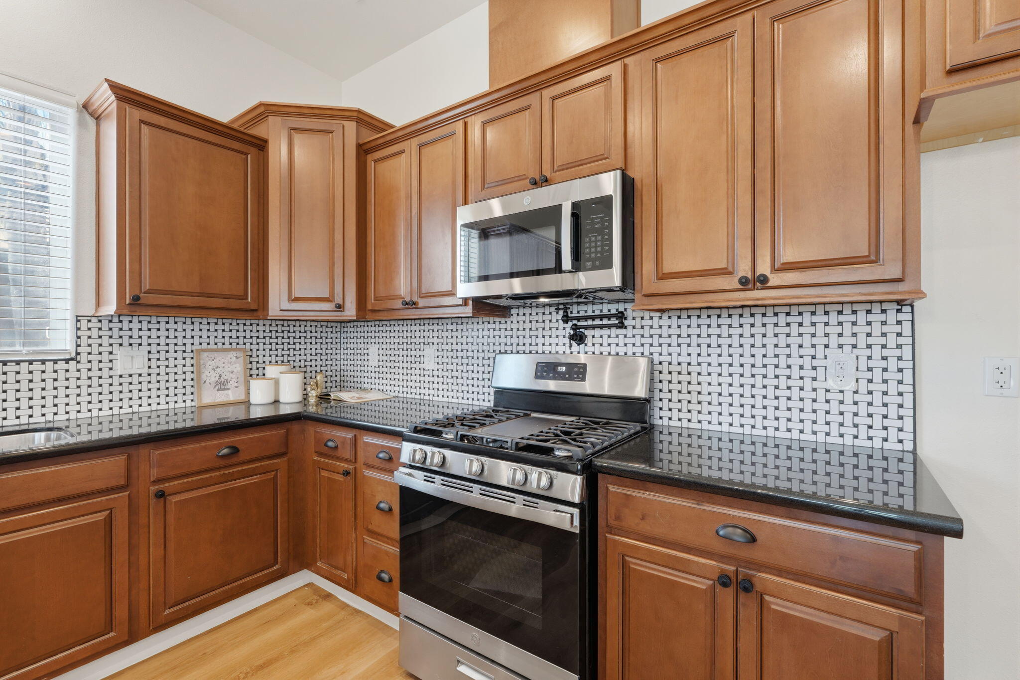 2697 Doral Ct, Tulare, CA 93274