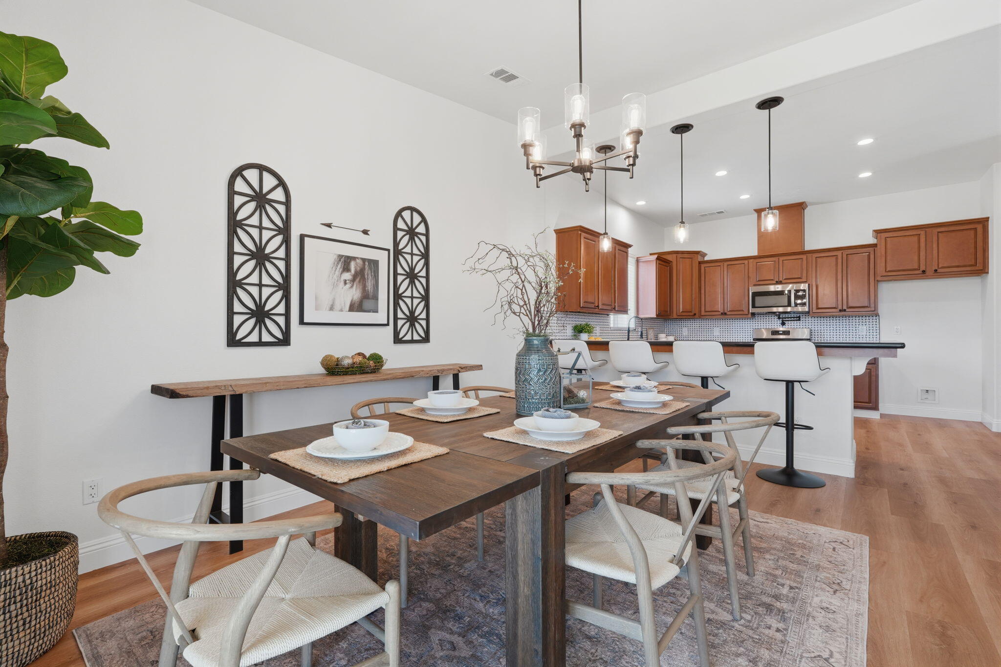 2697 Doral Ct, Tulare, CA 93274