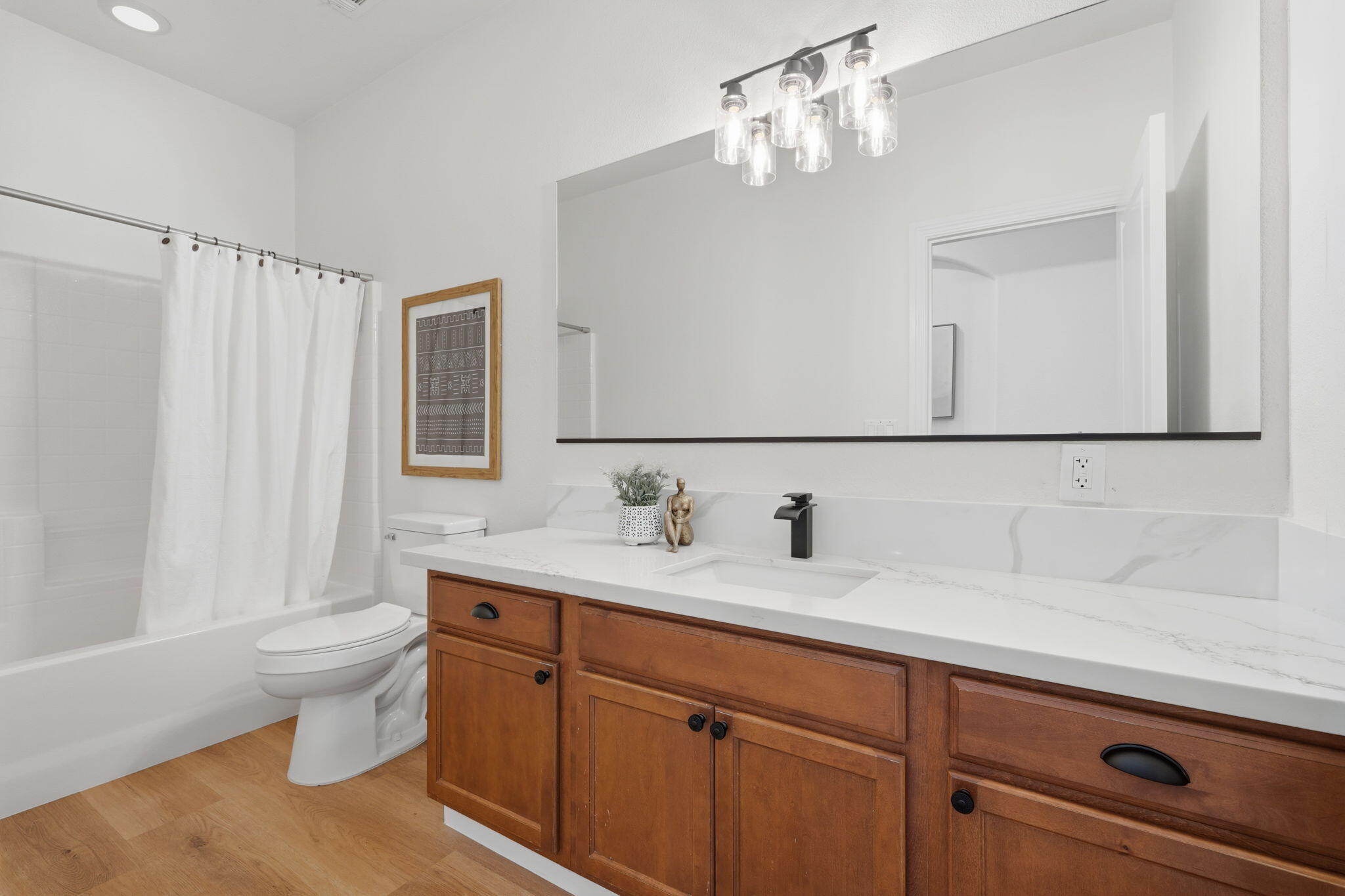 2697 Doral Ct, Tulare, CA 93274