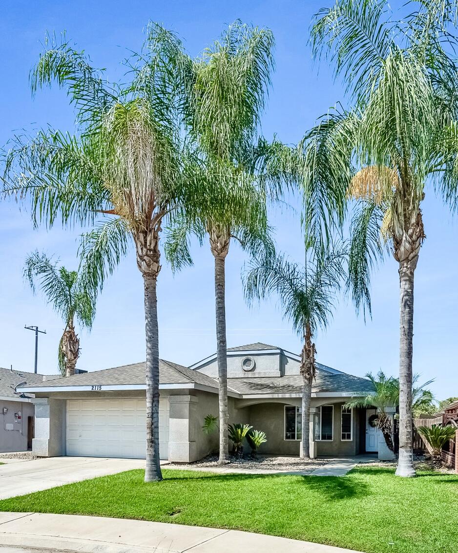 2115 N Virginia Ct, Farmersville, CA 93223