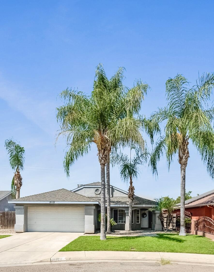 2115 N Virginia Ct, Farmersville, CA 93223