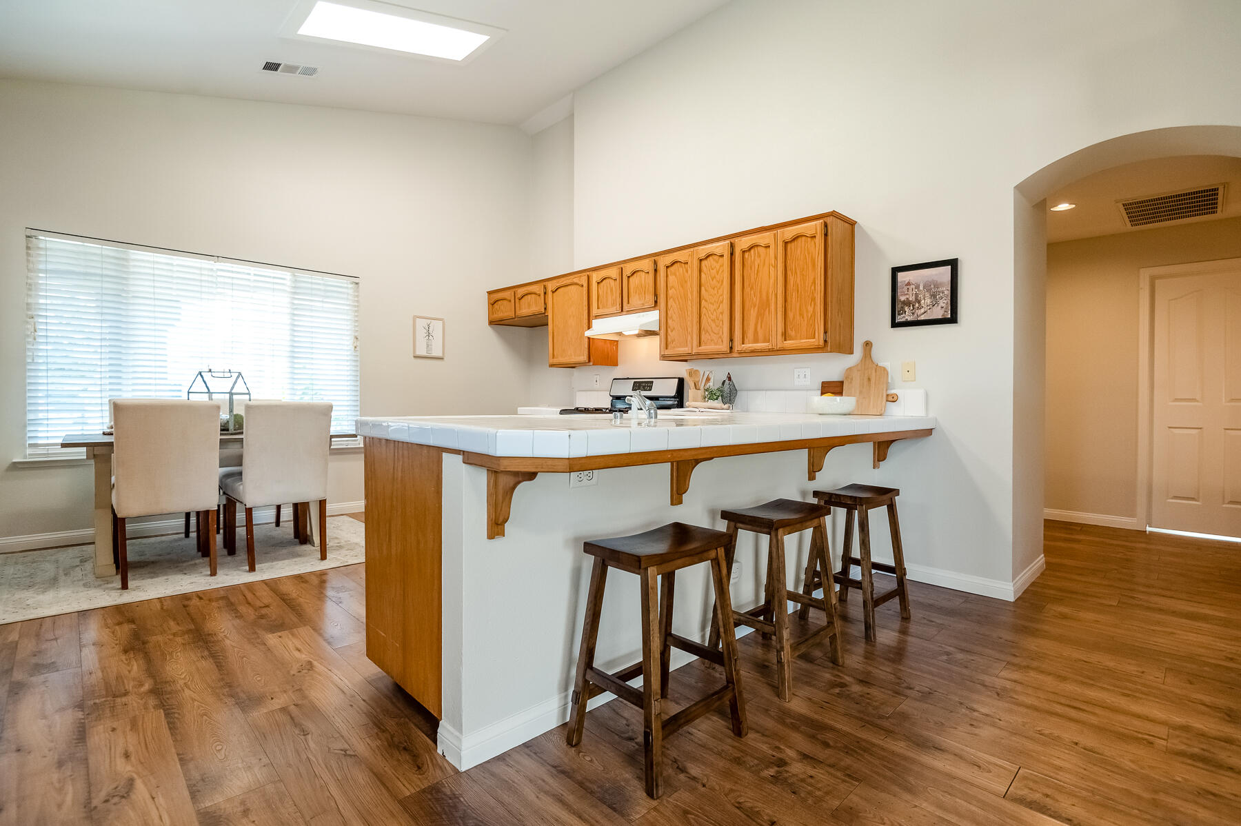 2115 N Virginia Ct, Farmersville, CA 93223