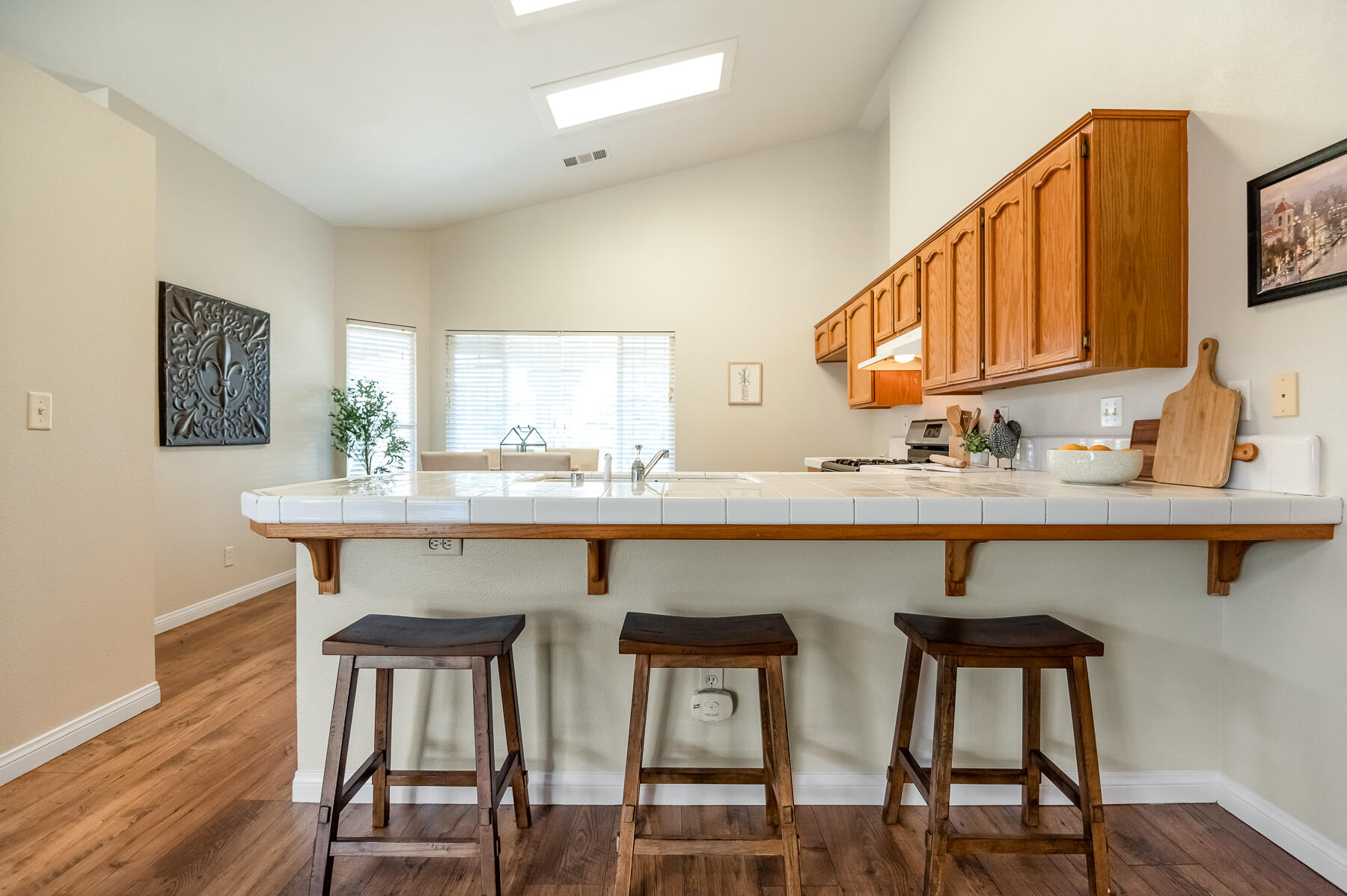 2115 N Virginia Ct, Farmersville, CA 93223