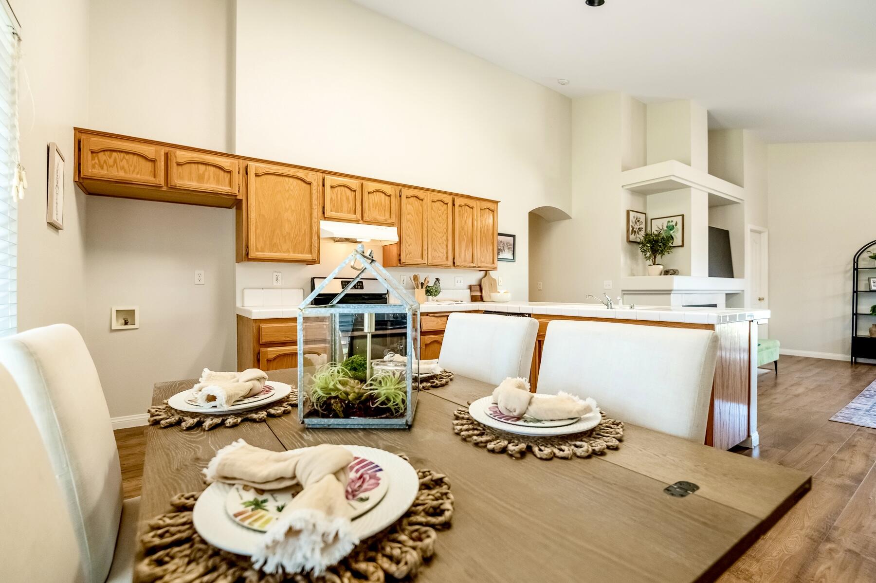 2115 N Virginia Ct, Farmersville, CA 93223