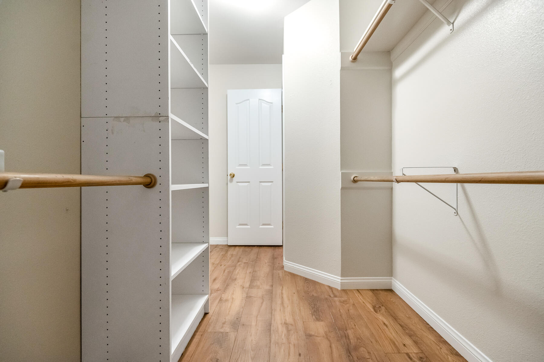 2115 N Virginia Ct, Farmersville, CA 93223
