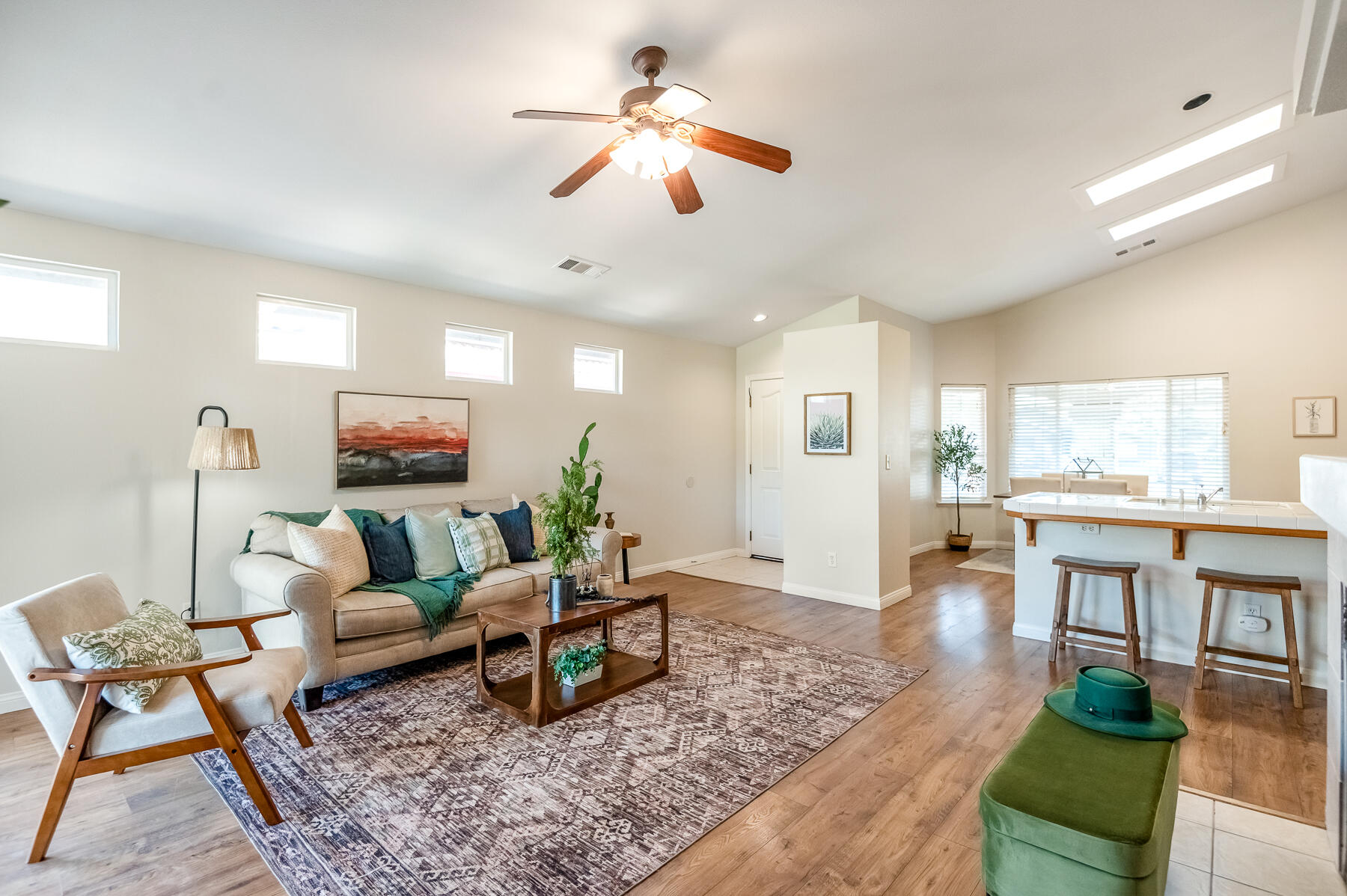 2115 N Virginia Ct, Farmersville, CA 93223
