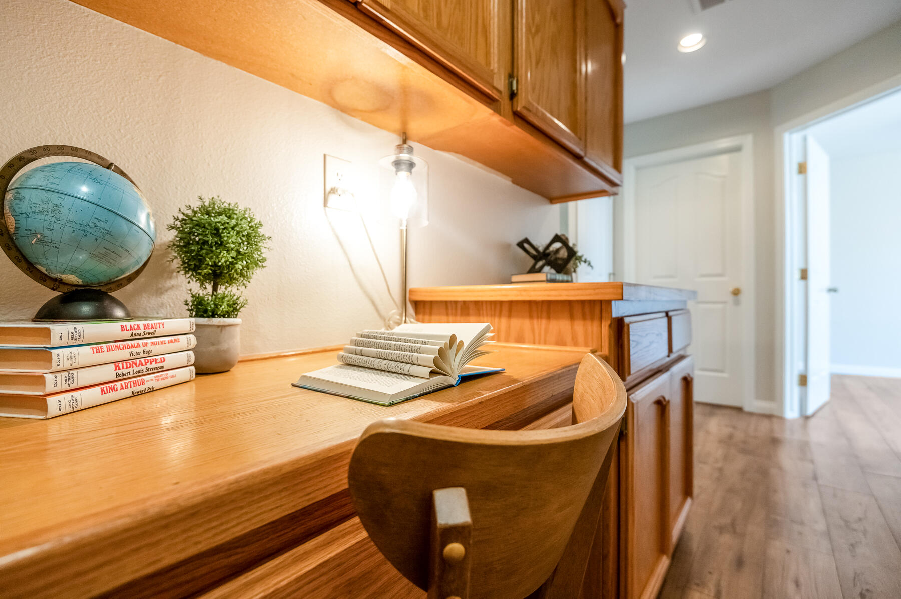 2115 N Virginia Ct, Farmersville, CA 93223
