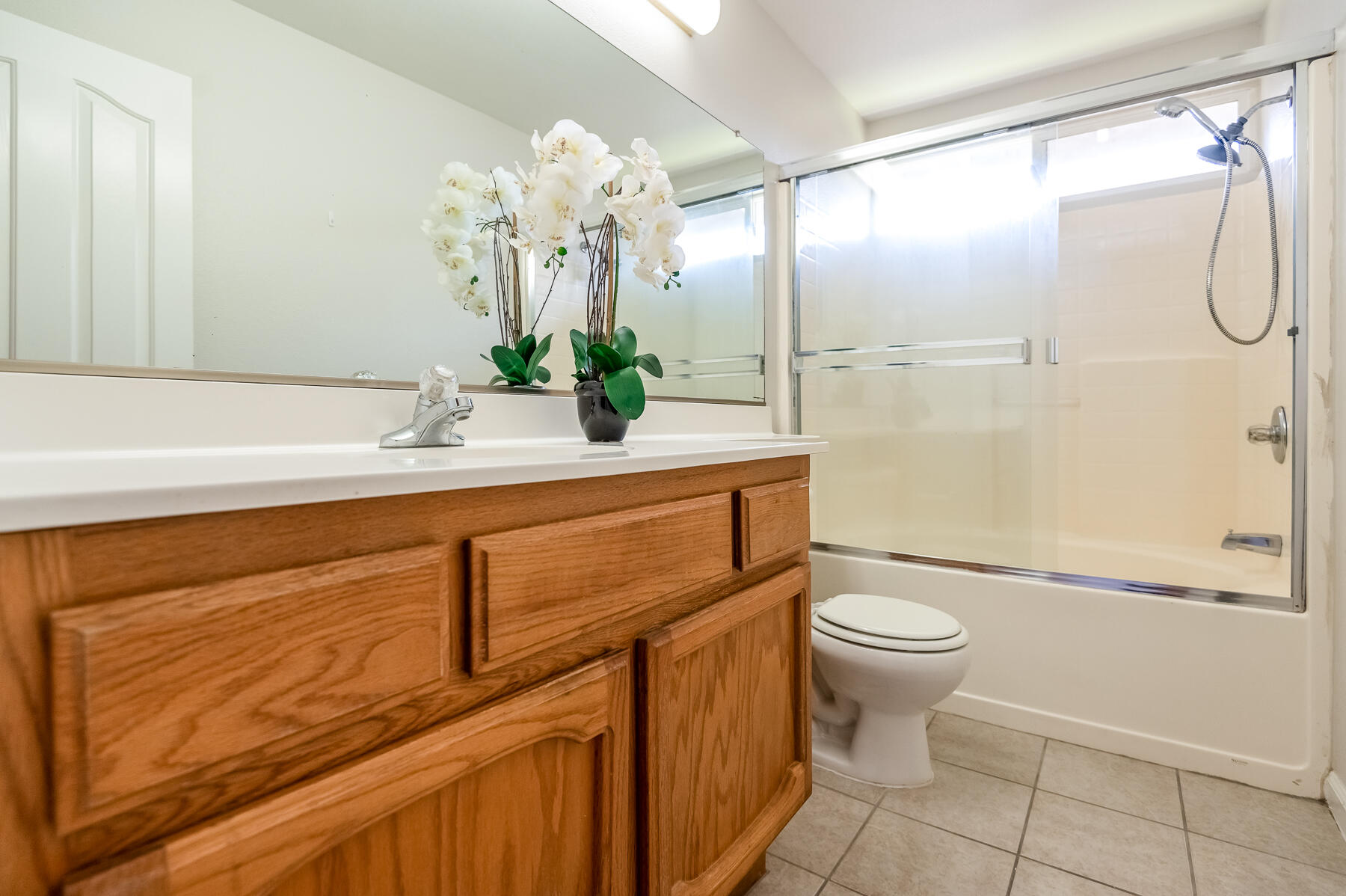 2115 N Virginia Ct, Farmersville, CA 93223