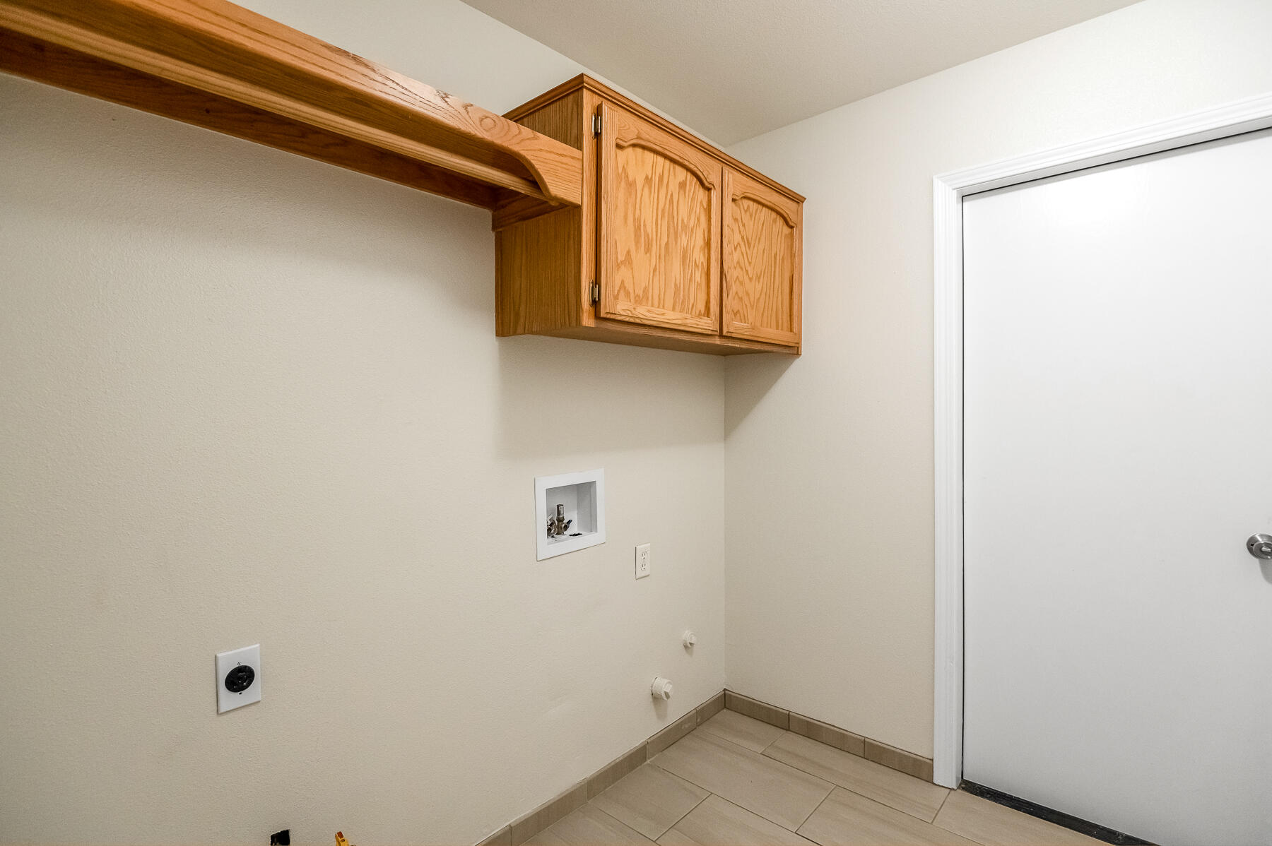 2115 N Virginia Ct, Farmersville, CA 93223