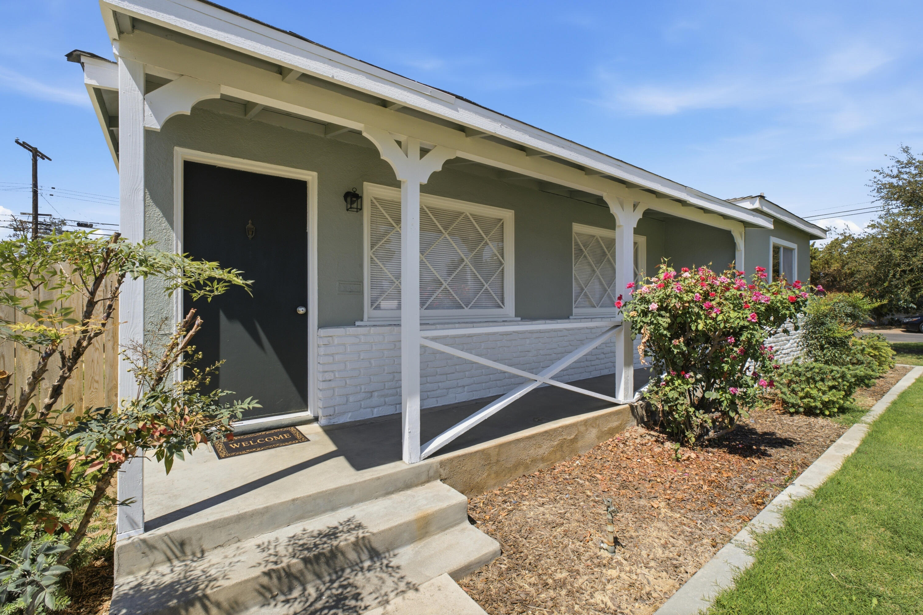 547 N M, Tulare, CA 93274