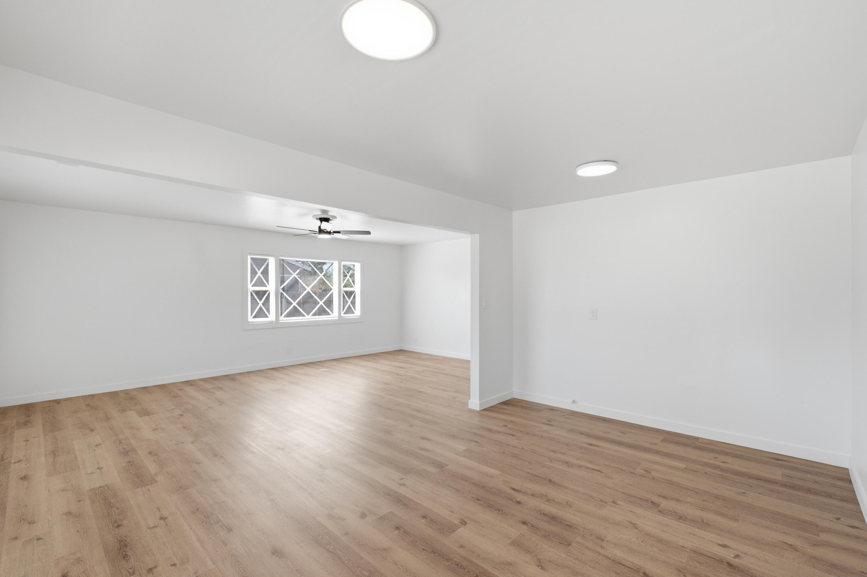 547 N M, Tulare, CA 93274