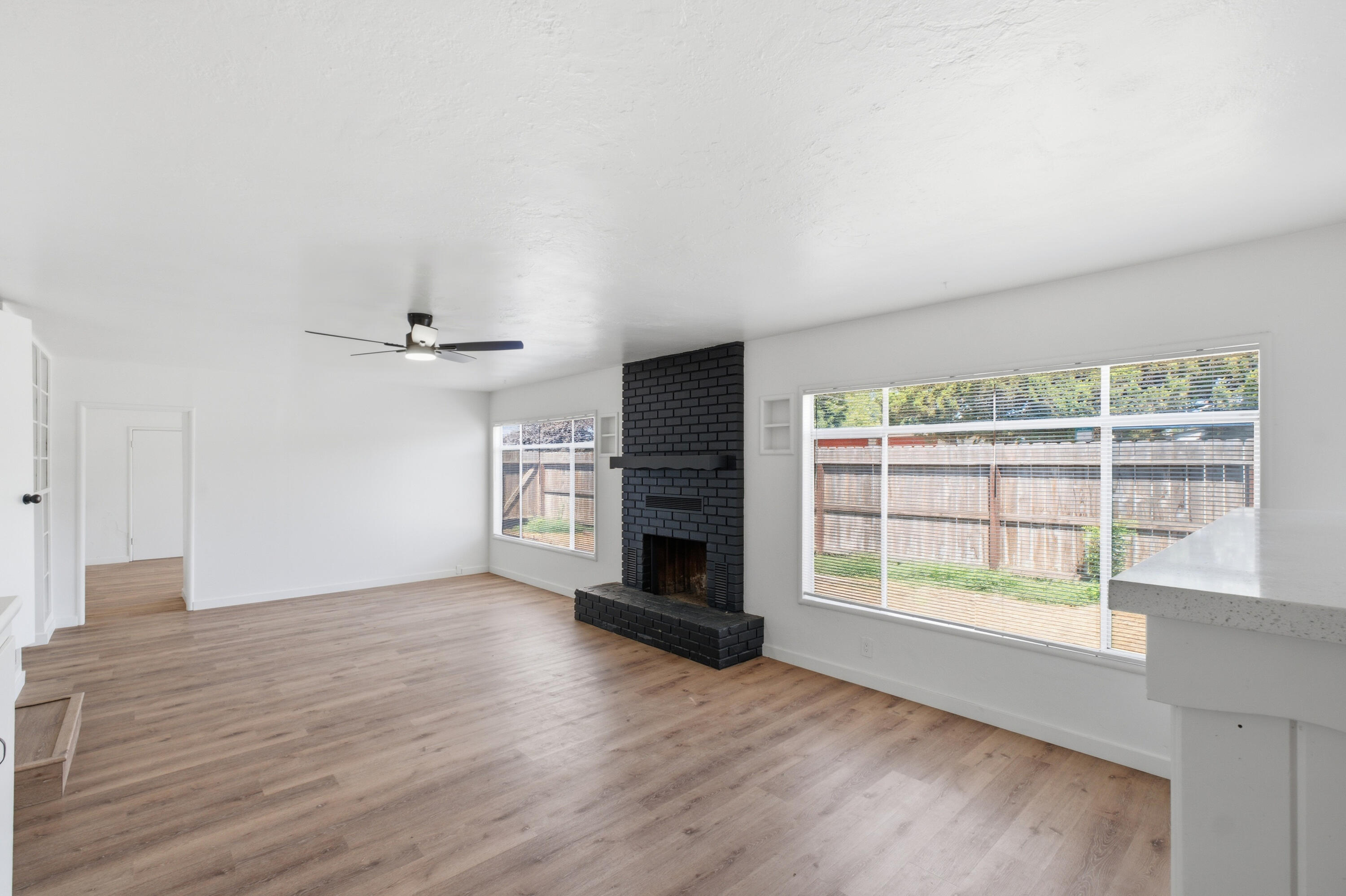 547 N M, Tulare, CA 93274