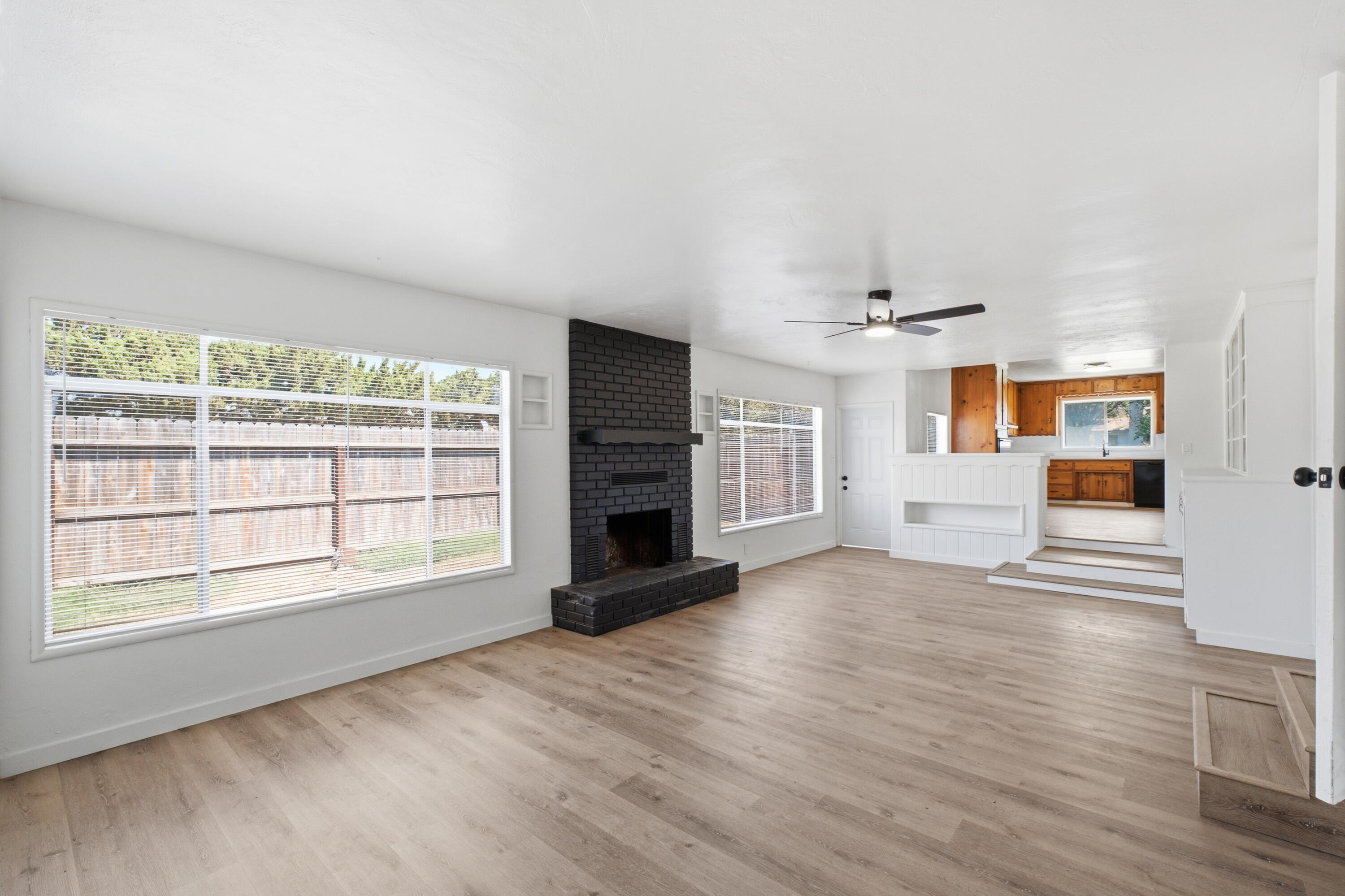 547 N M, Tulare, CA 93274