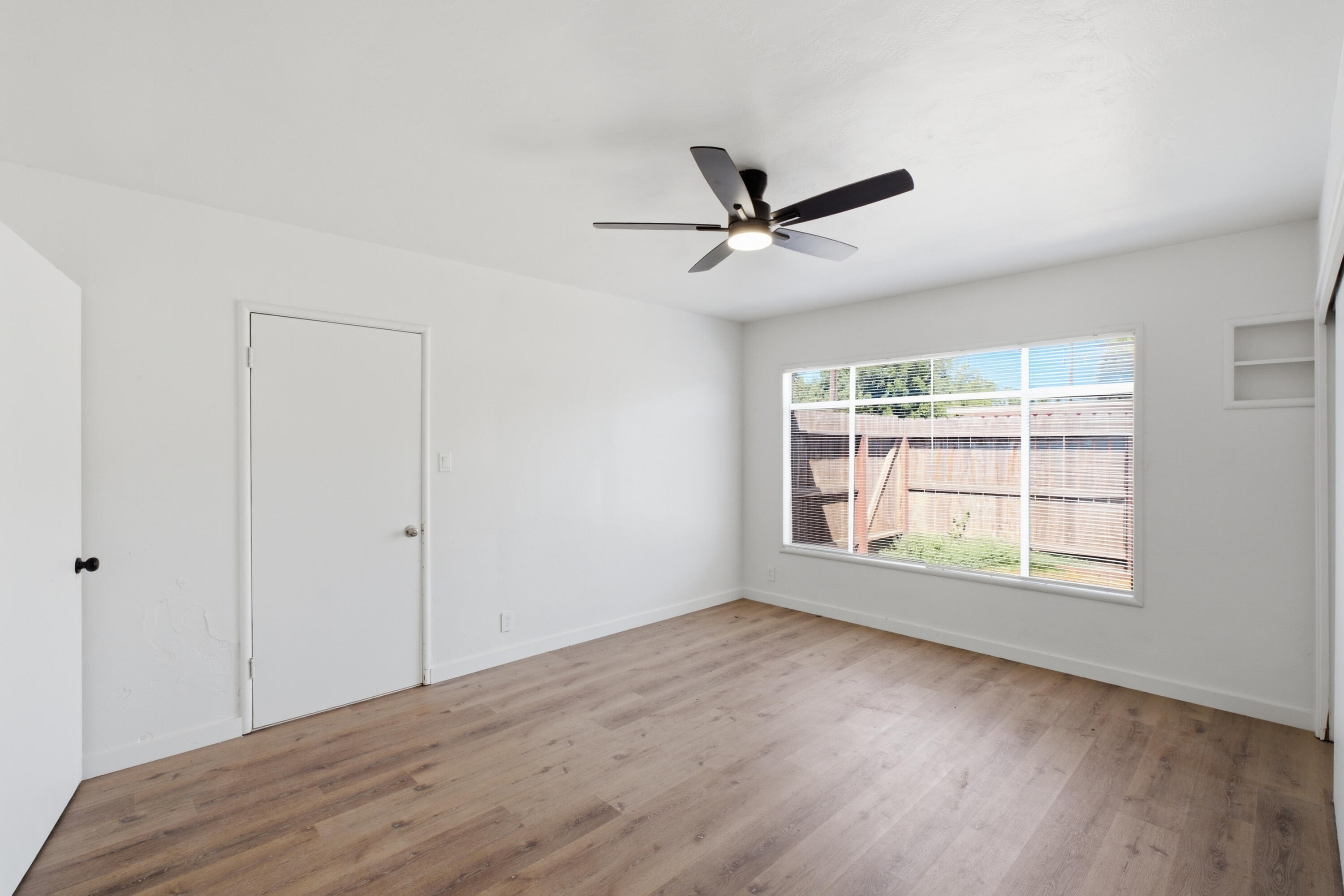 547 N M, Tulare, CA 93274