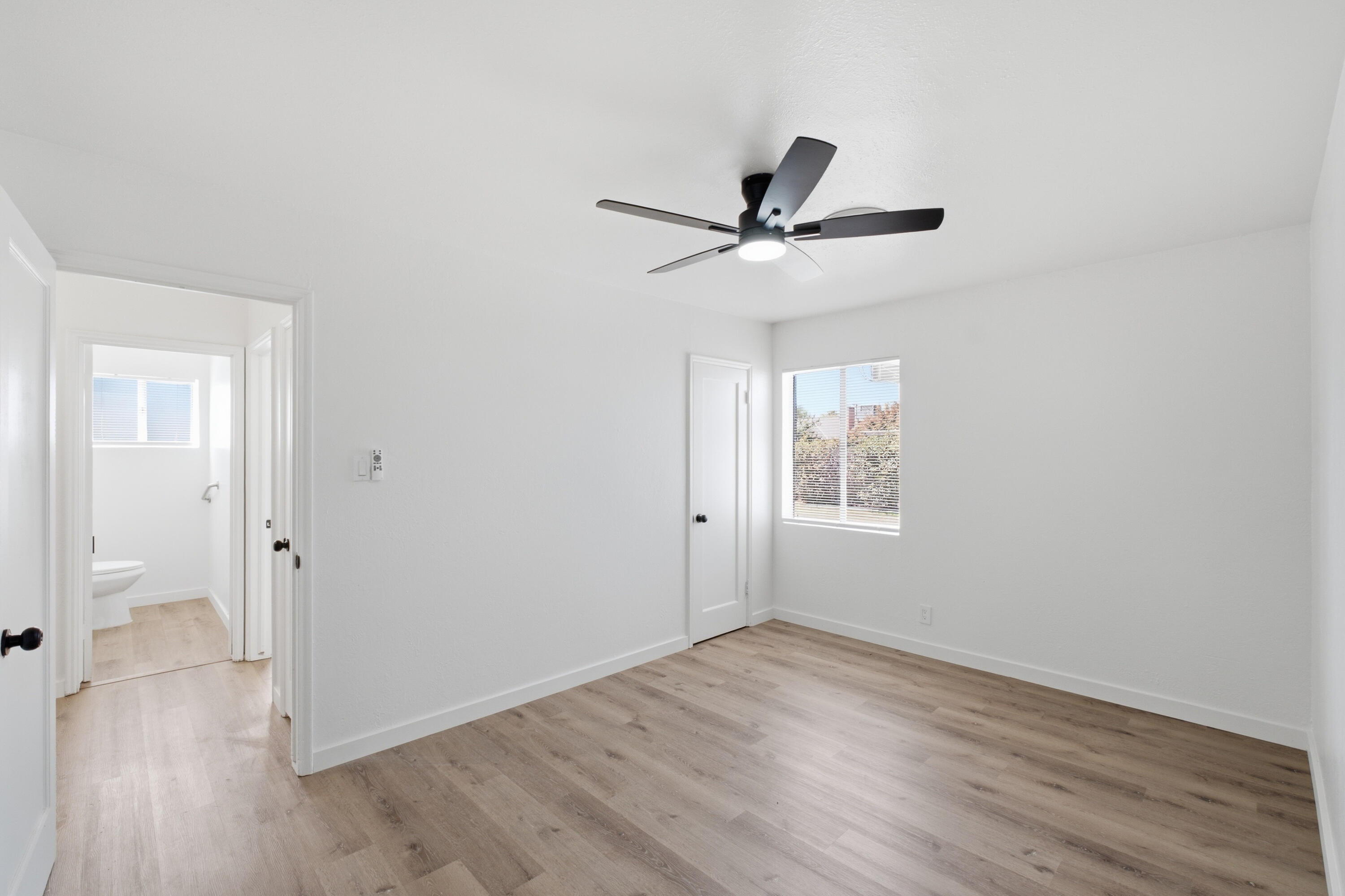 547 N M, Tulare, CA 93274