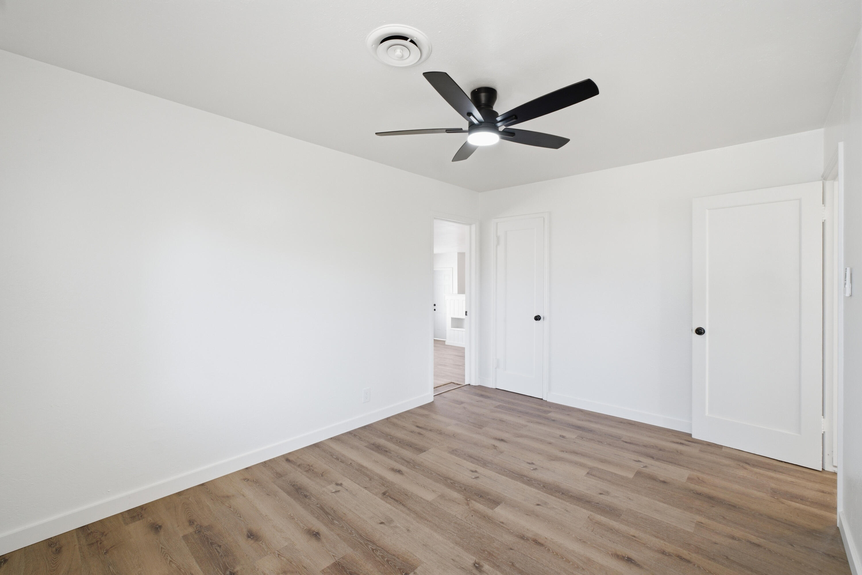 547 N M, Tulare, CA 93274