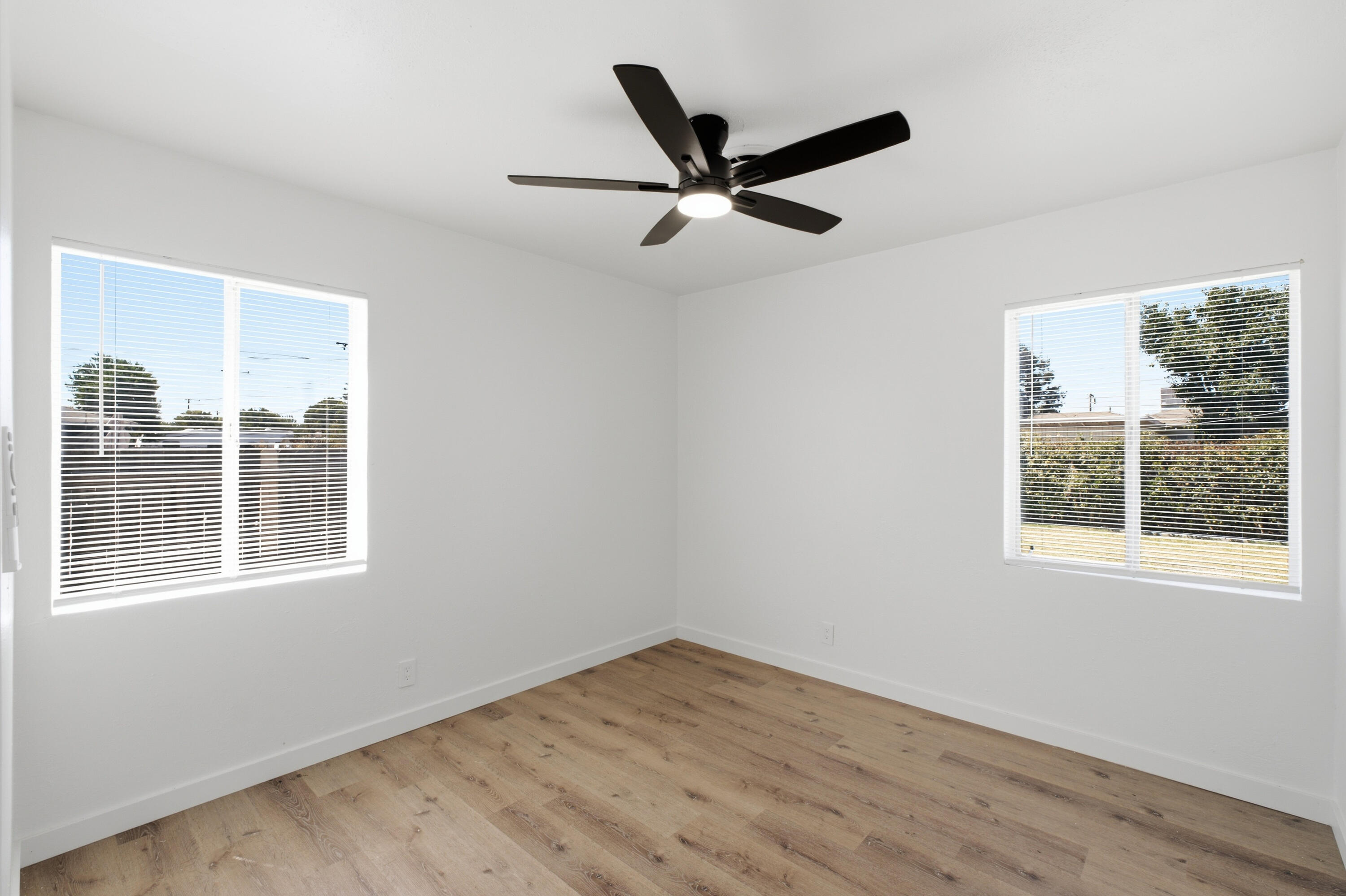 547 N M, Tulare, CA 93274
