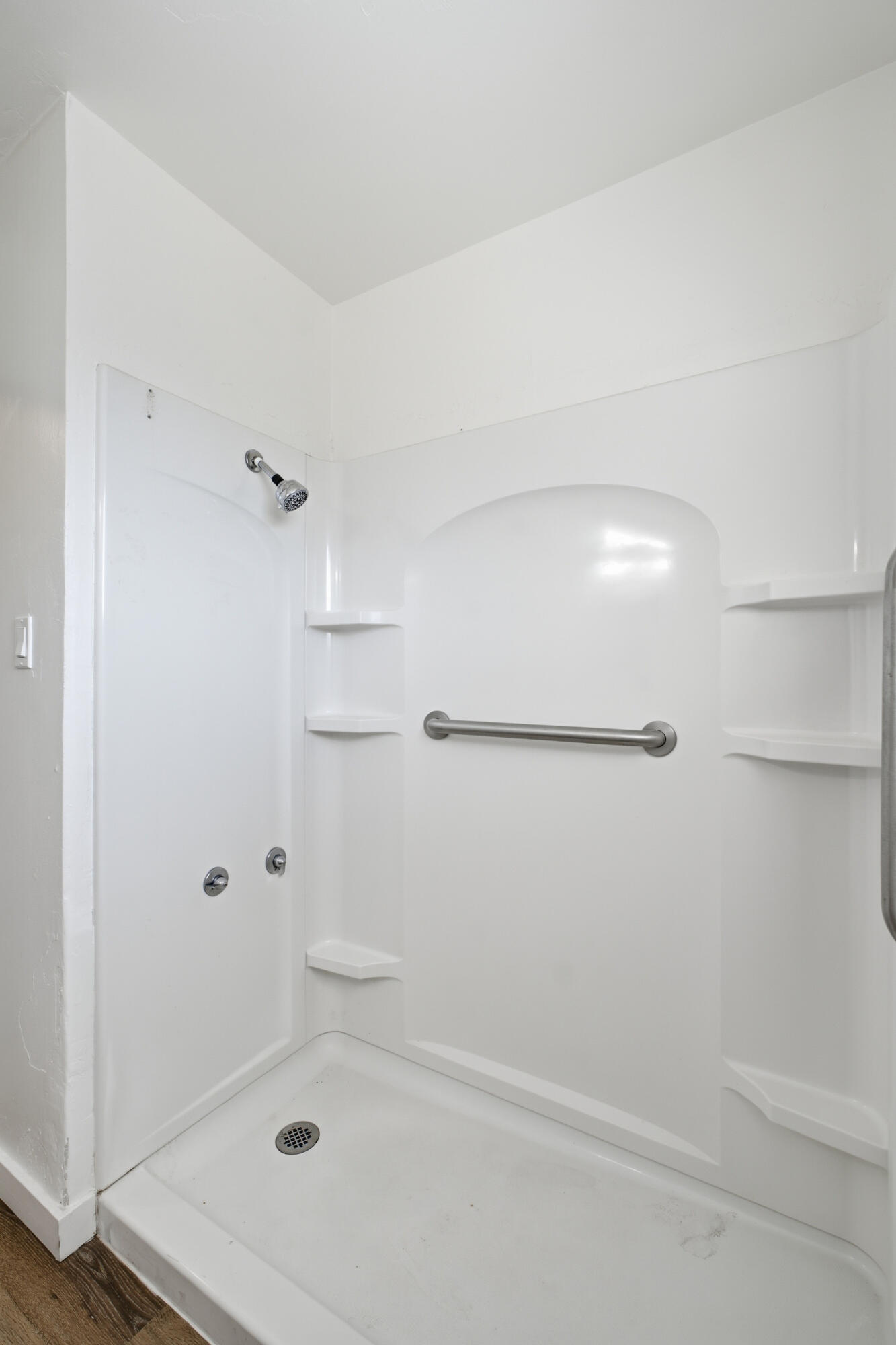547 N M, Tulare, CA 93274