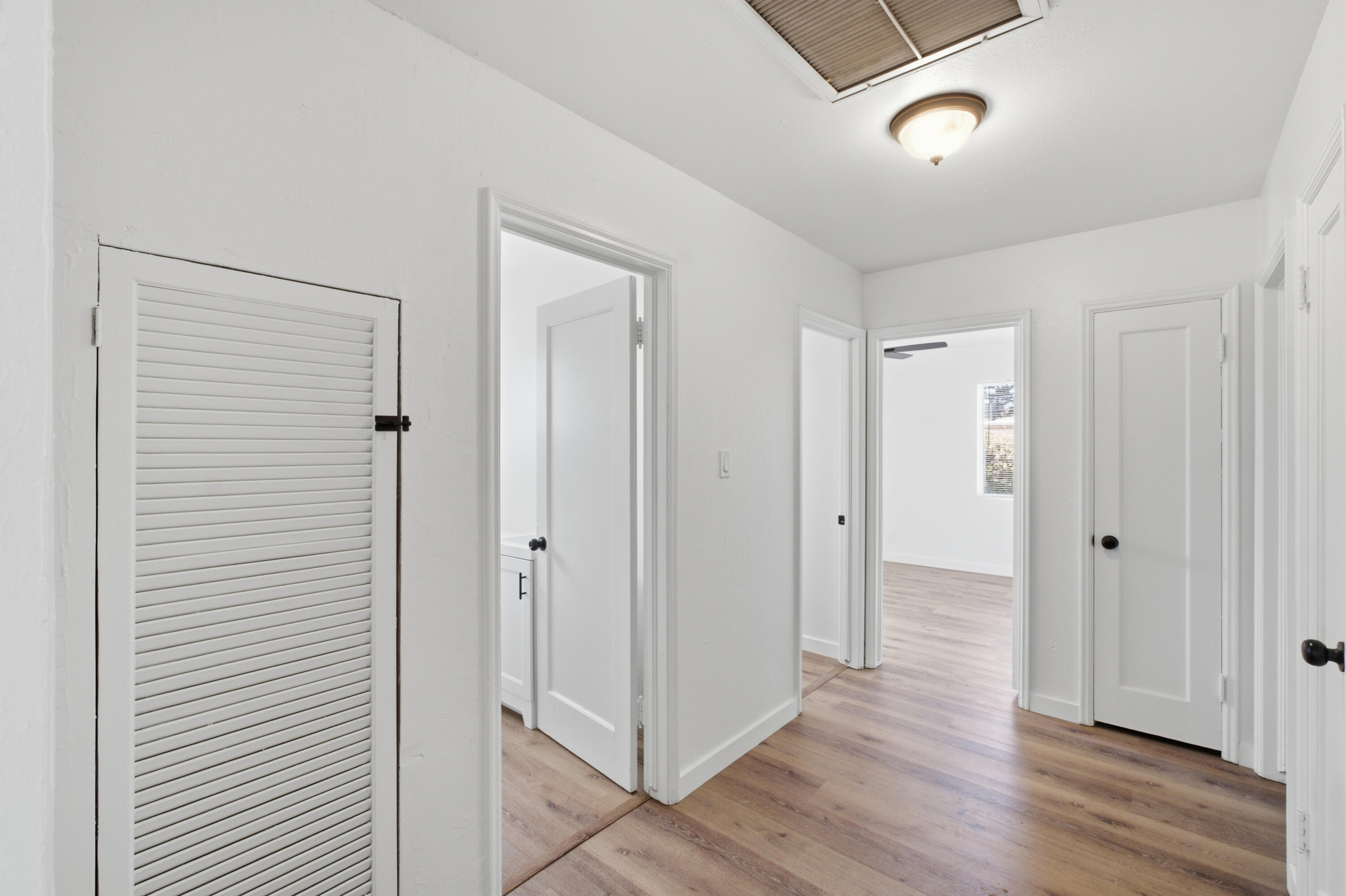 547 N M, Tulare, CA 93274