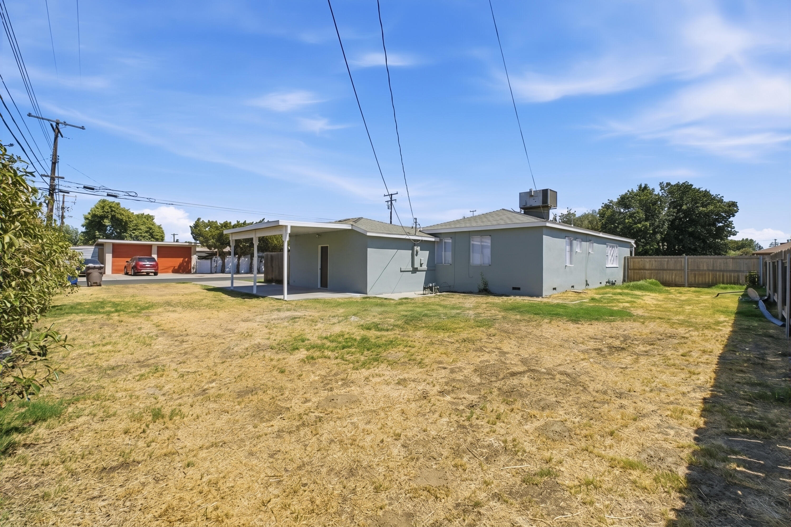 547 N M, Tulare, CA 93274