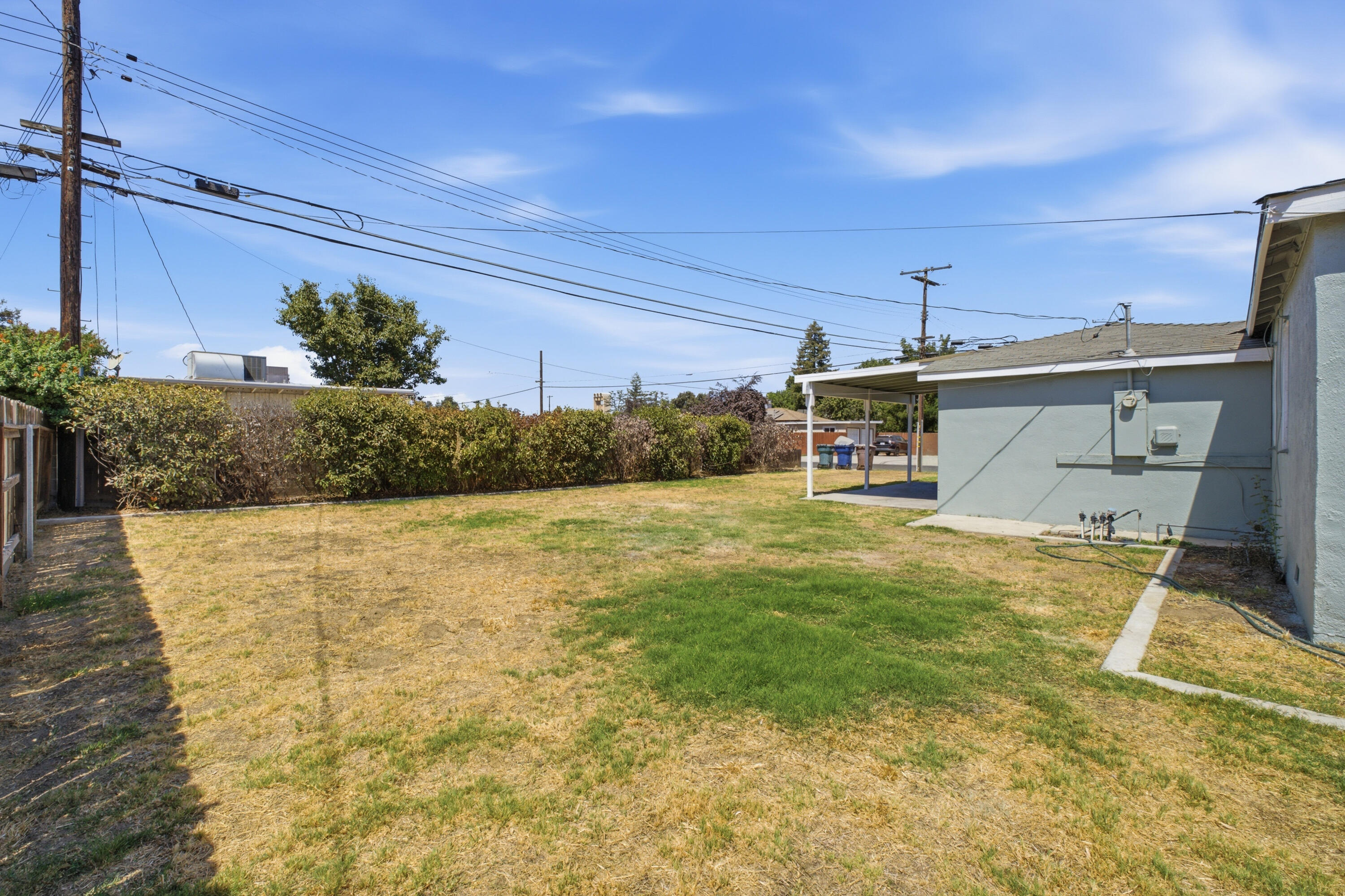 547 N M, Tulare, CA 93274