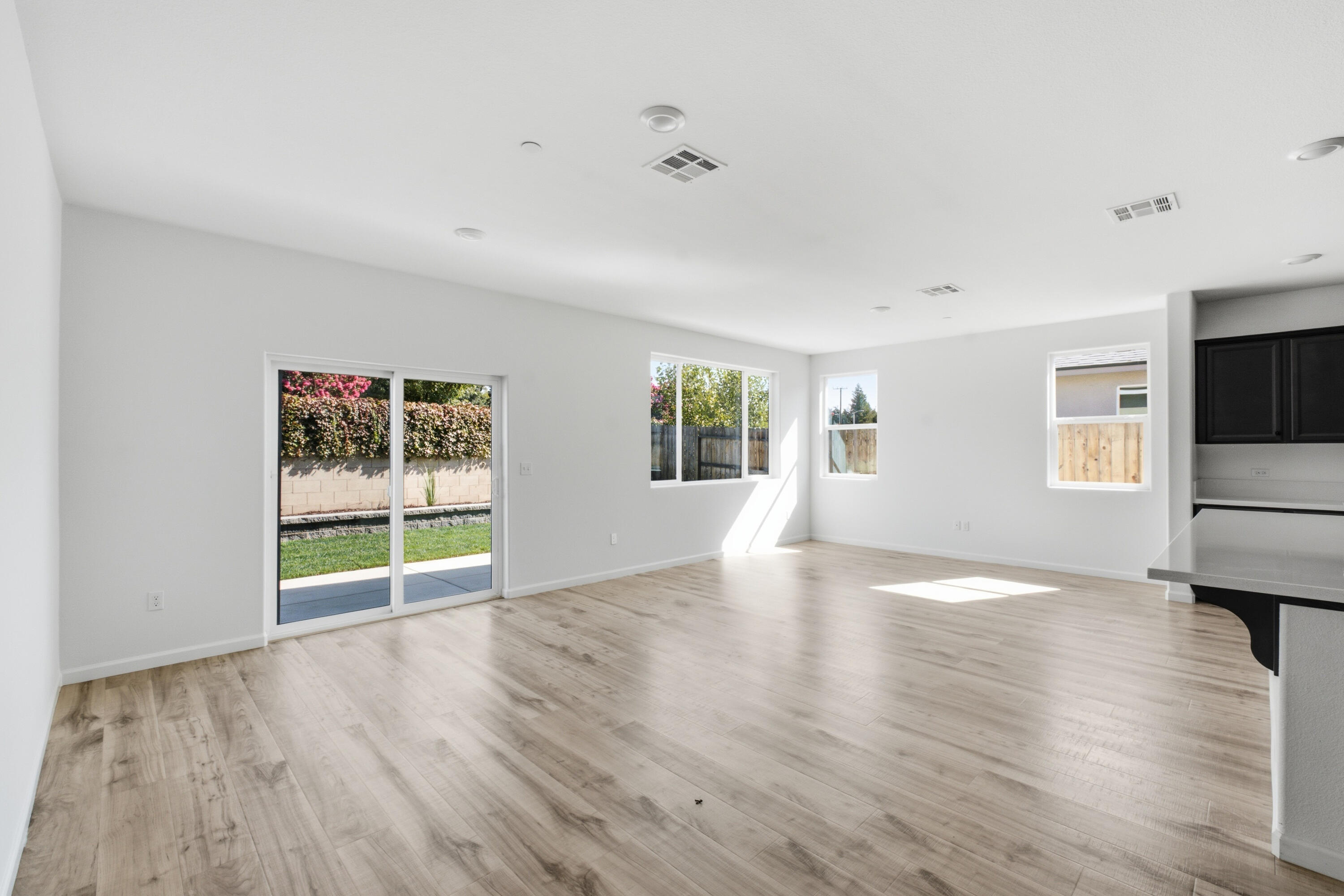 3524 E Harter Ct, Visalia, CA 93292