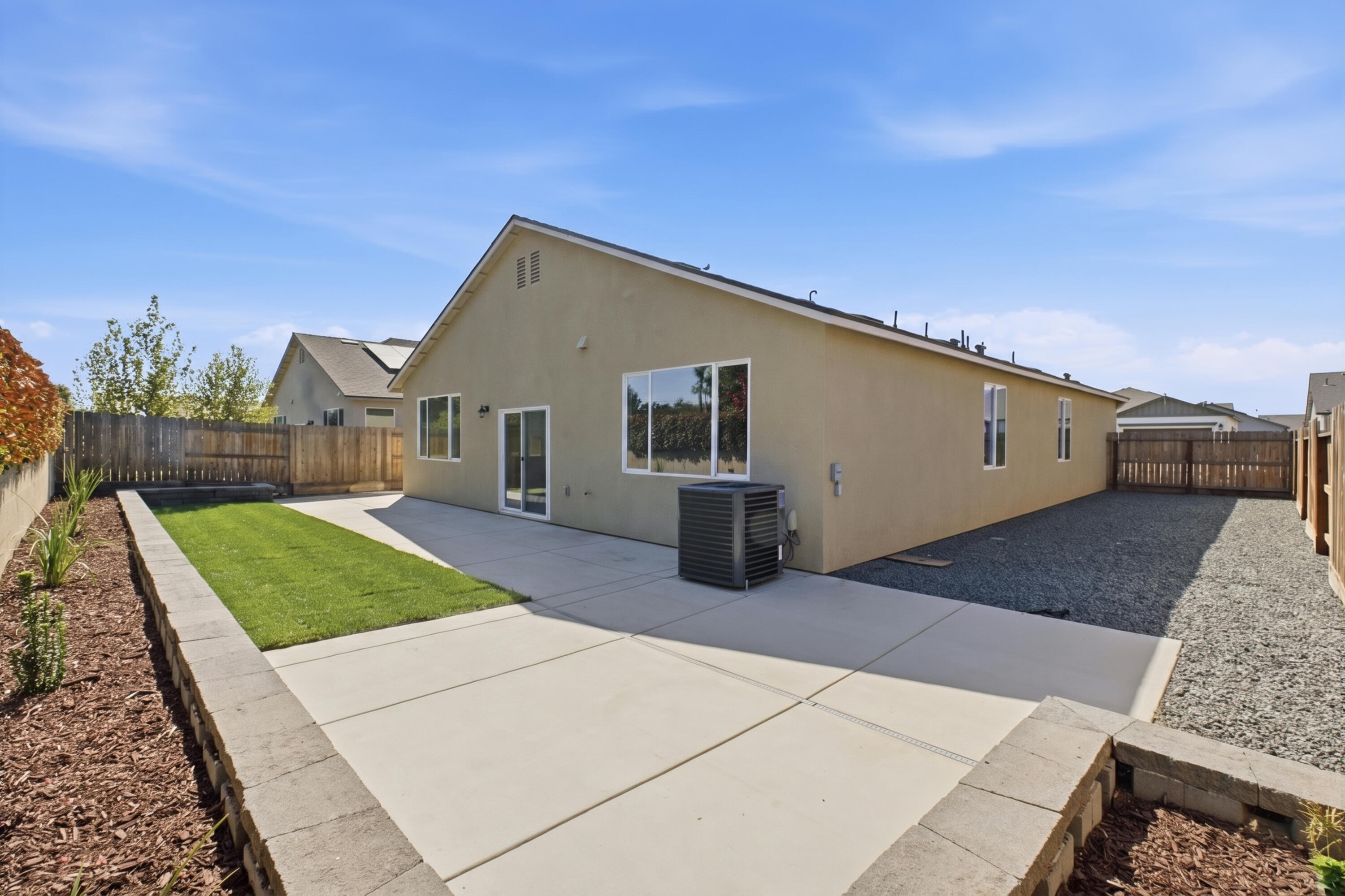 3524 E Harter Ct, Visalia, CA 93292