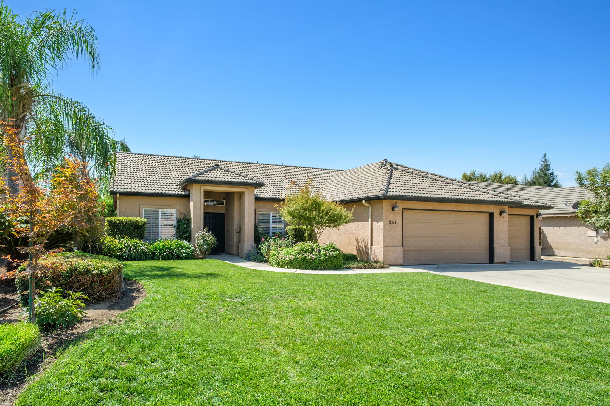 2717 W Wren Ave, Visalia, CA 93291