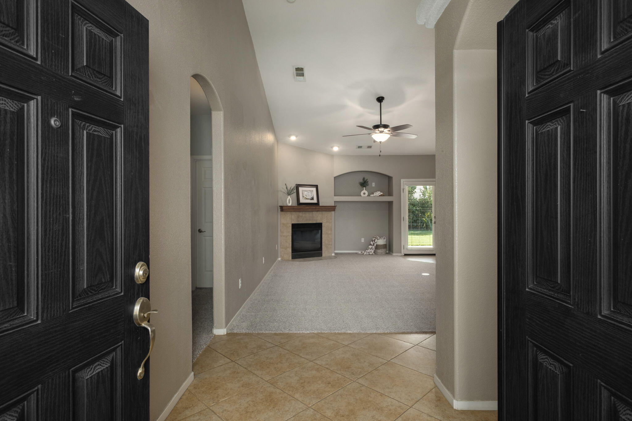 2717 W Wren Ave, Visalia, CA 93291