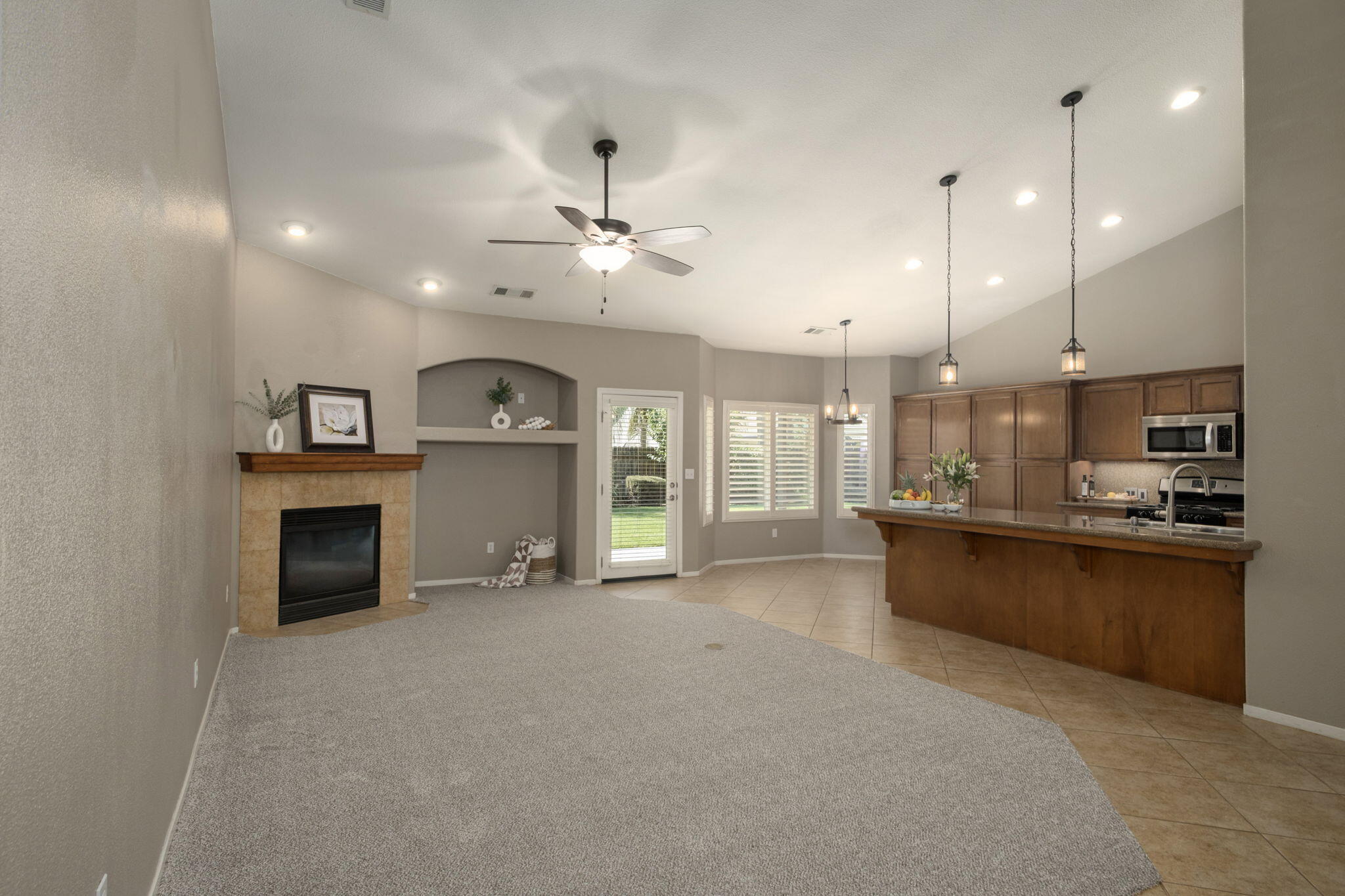 2717 W Wren Ave, Visalia, CA 93291